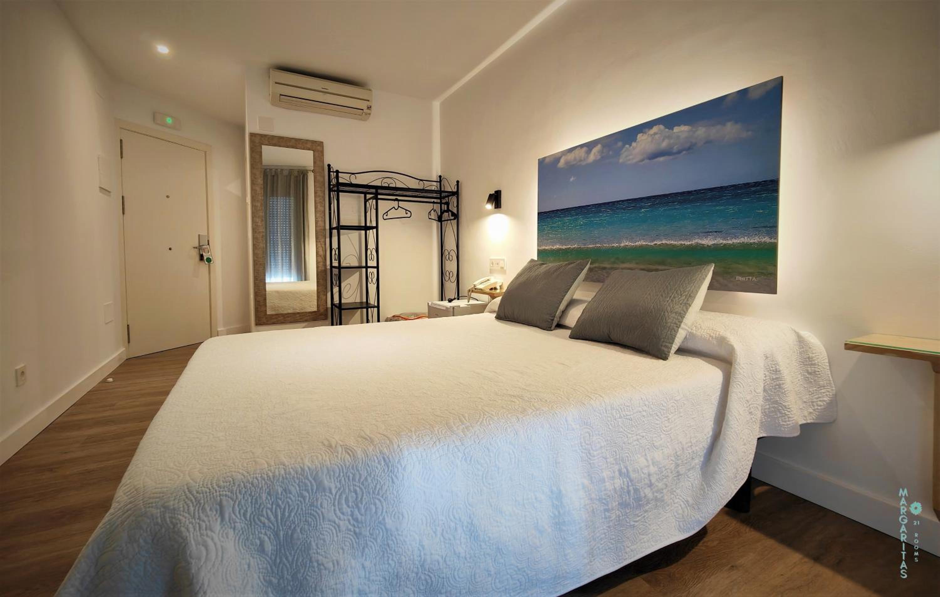 Double or Twin Room with Balcony photo 3