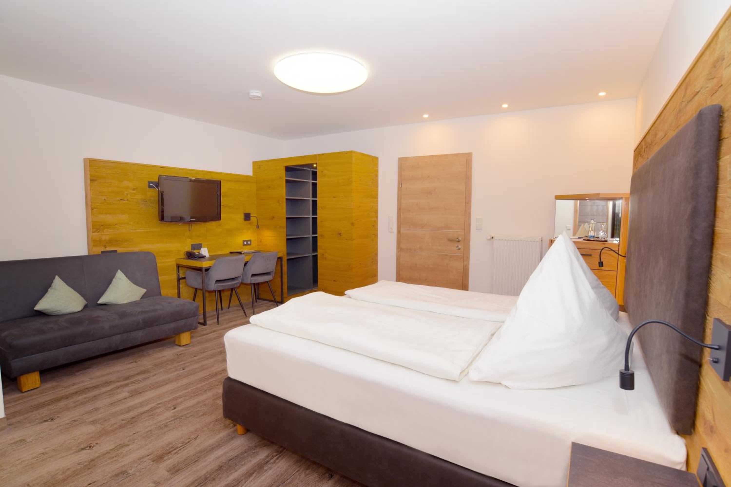 Deluxe Double Room - Photo 5