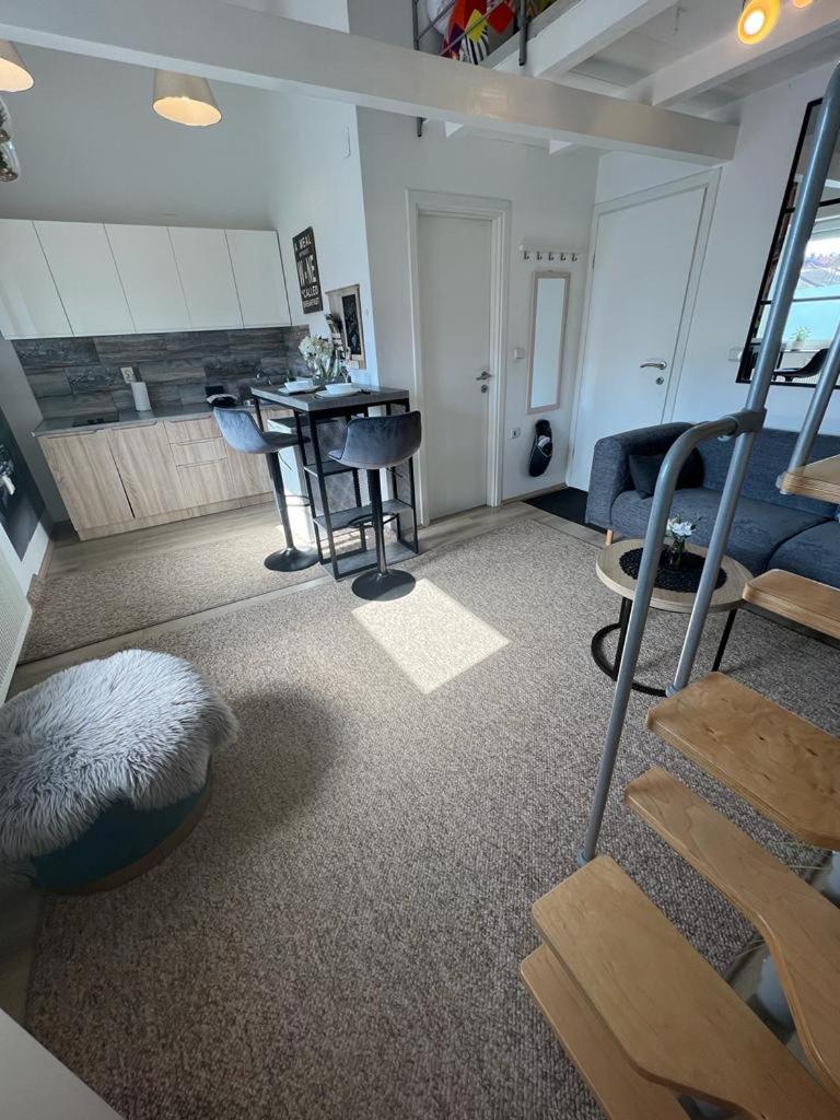 Studio Apartment - Photo 16