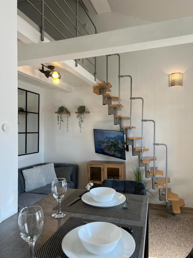 Studio Apartment - Photo 12