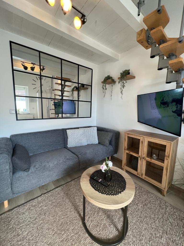 Studio Apartment - Photo 28