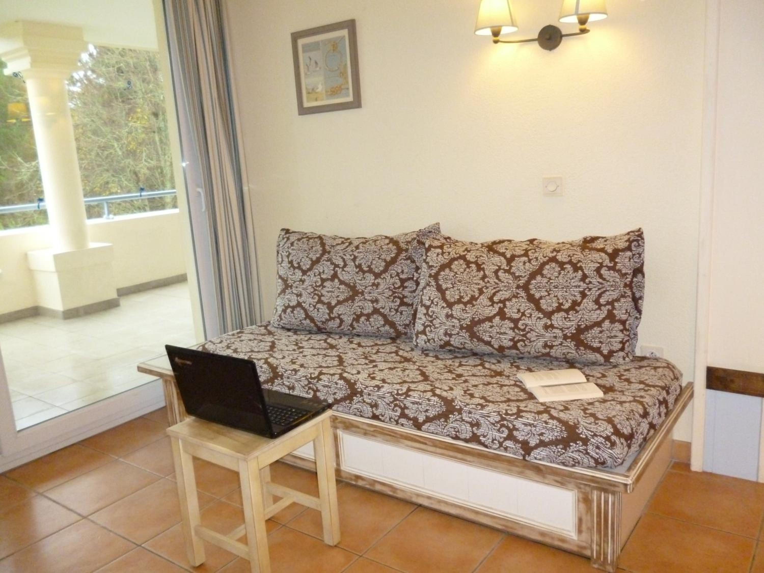 One-Bedroom Apartment photo 2