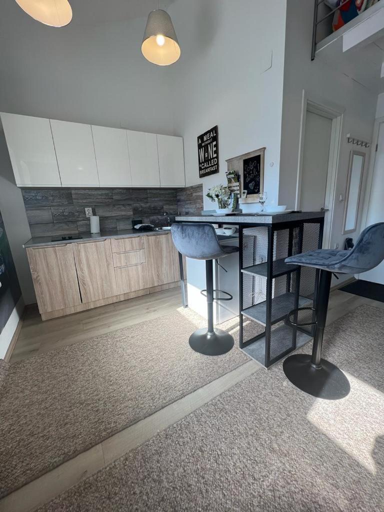 Studio Apartment - Photo 30