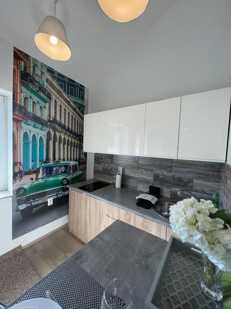 Studio Apartment - Photo 31