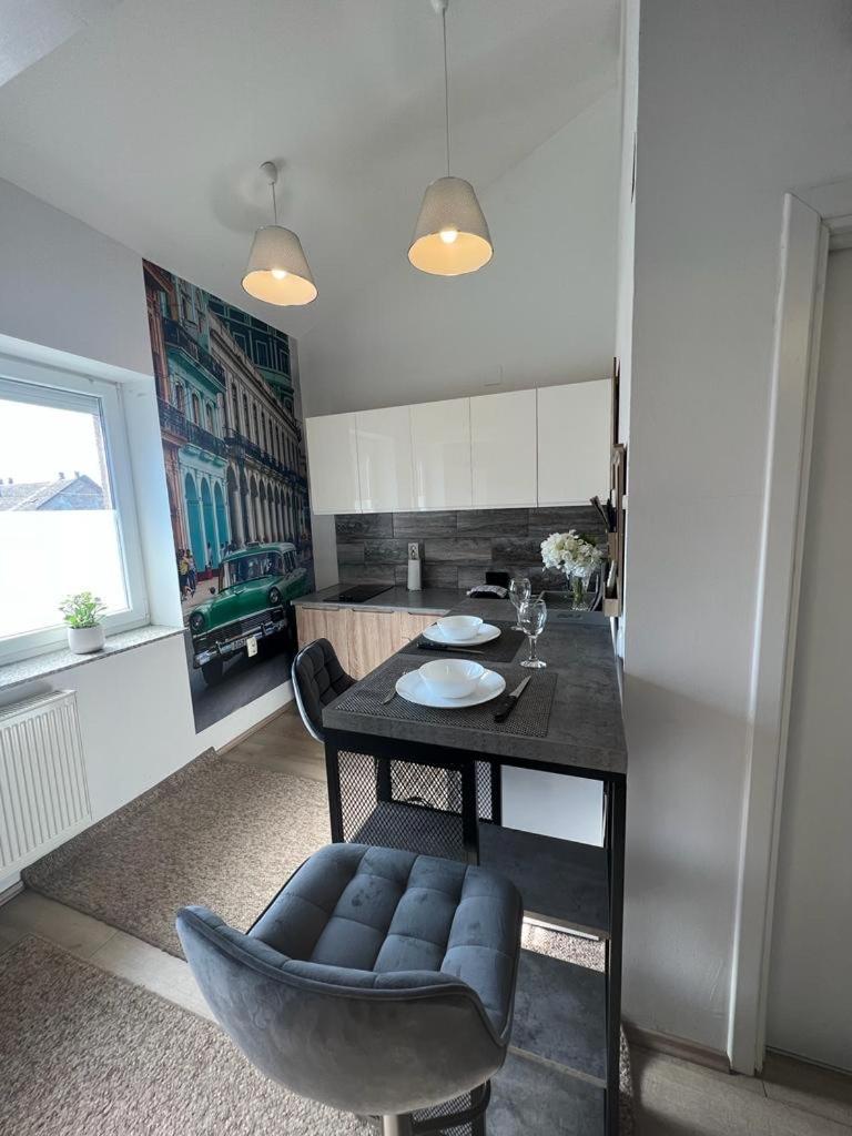 Studio Apartment - Photo 32