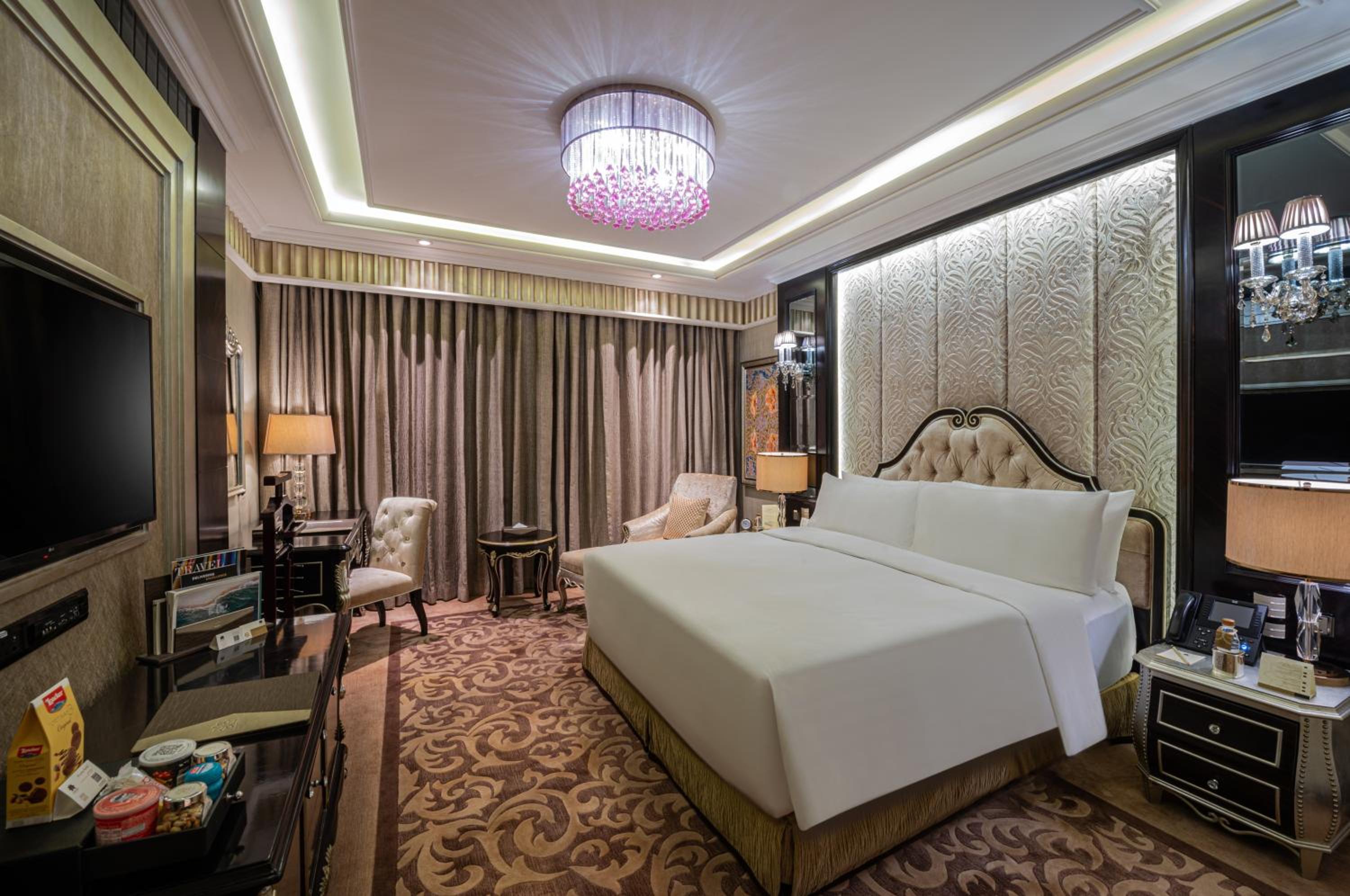 Superior King Room - Photo 2