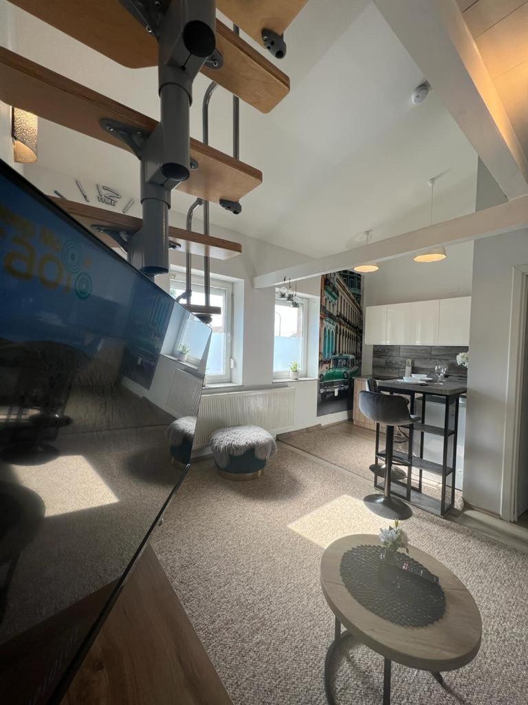 Studio Apartment - Photo 33