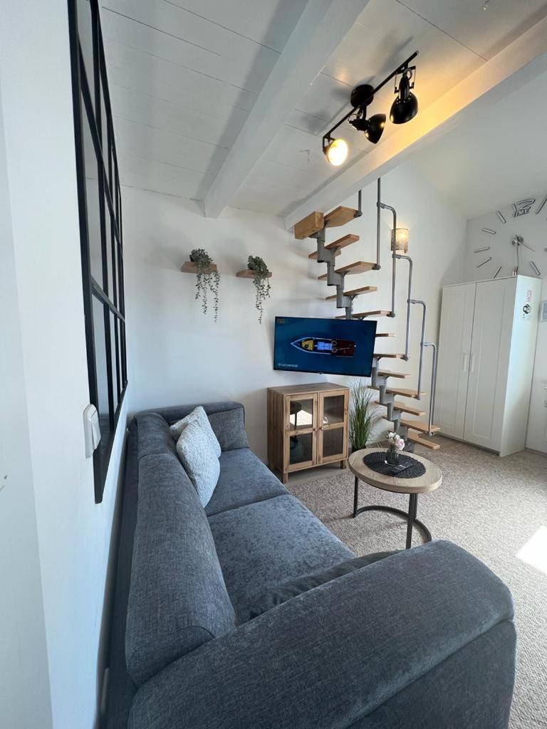 Studio Apartment - Photo 34