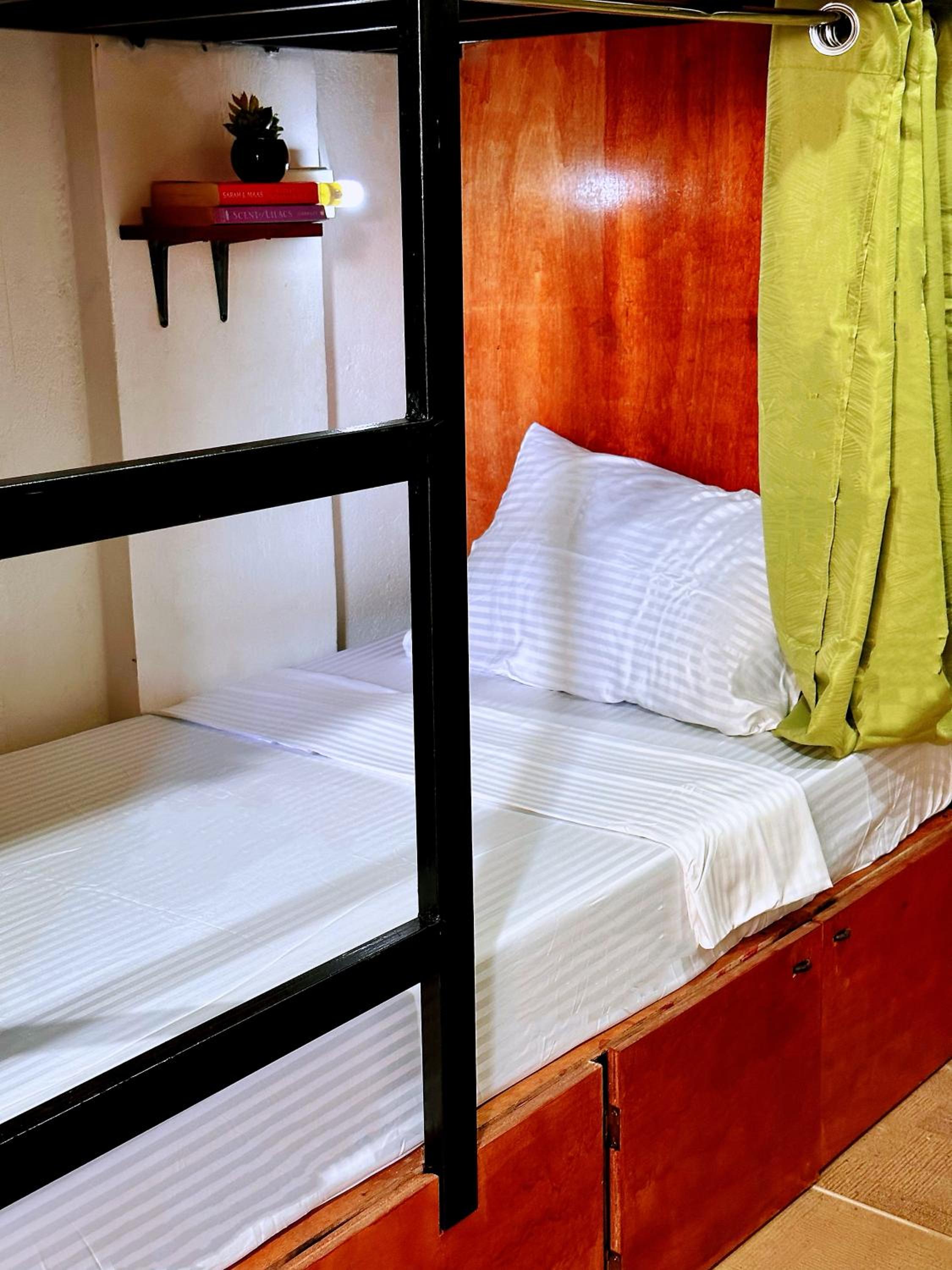 Bed in 8-Bed Mixed Dormitory Room photo 2