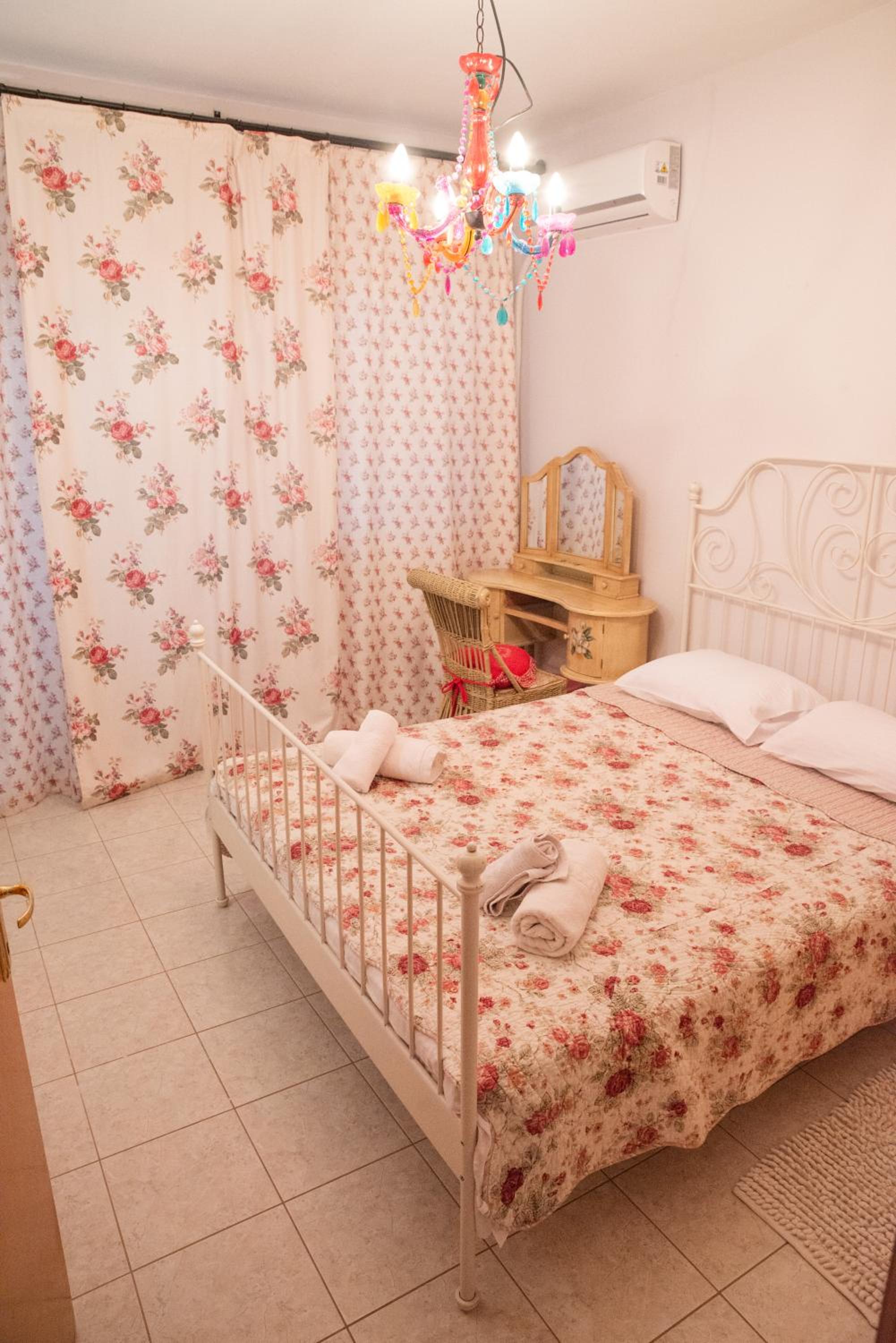 Two-Bedroom House photo 3