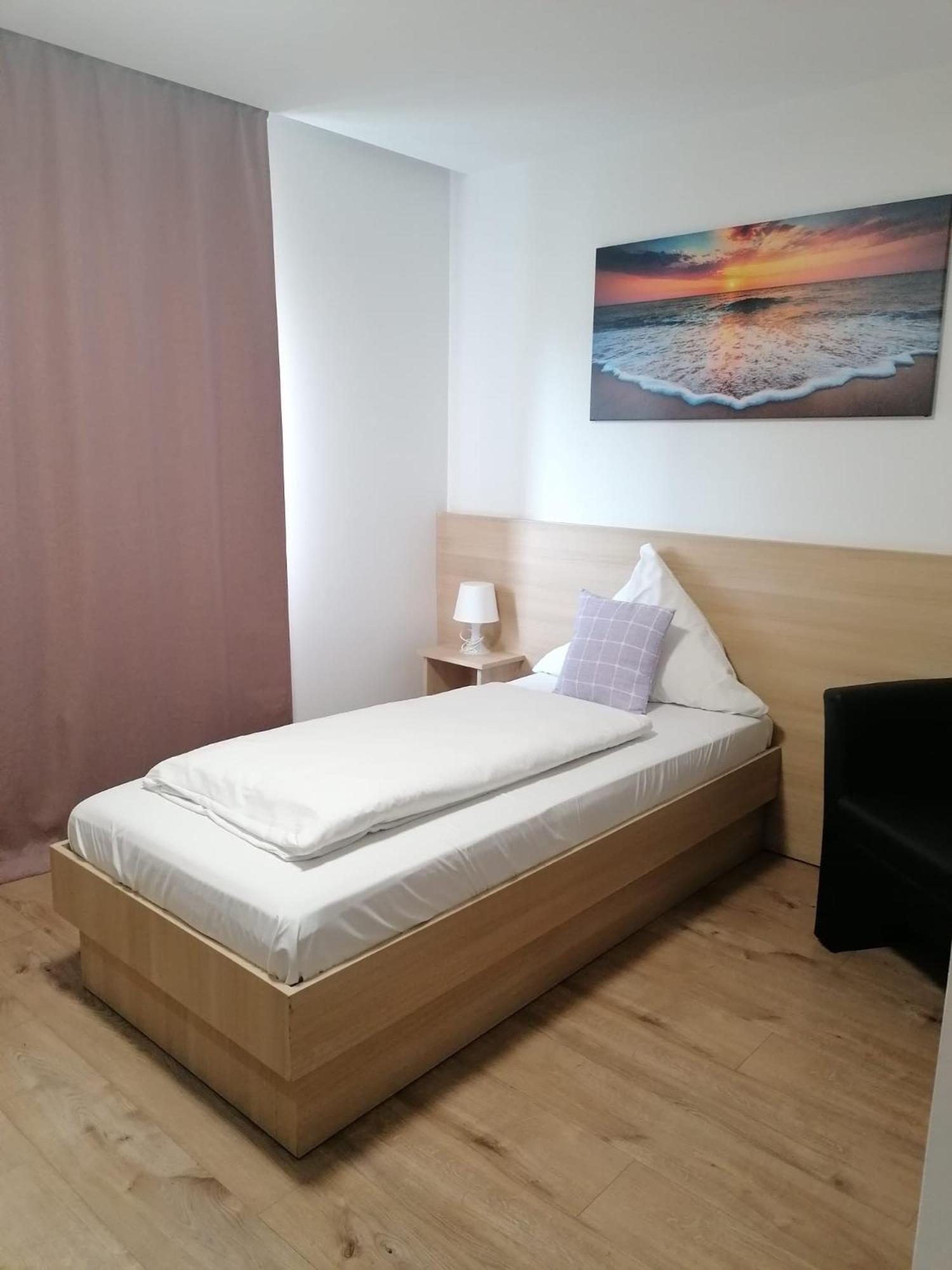 Single Room photo 2