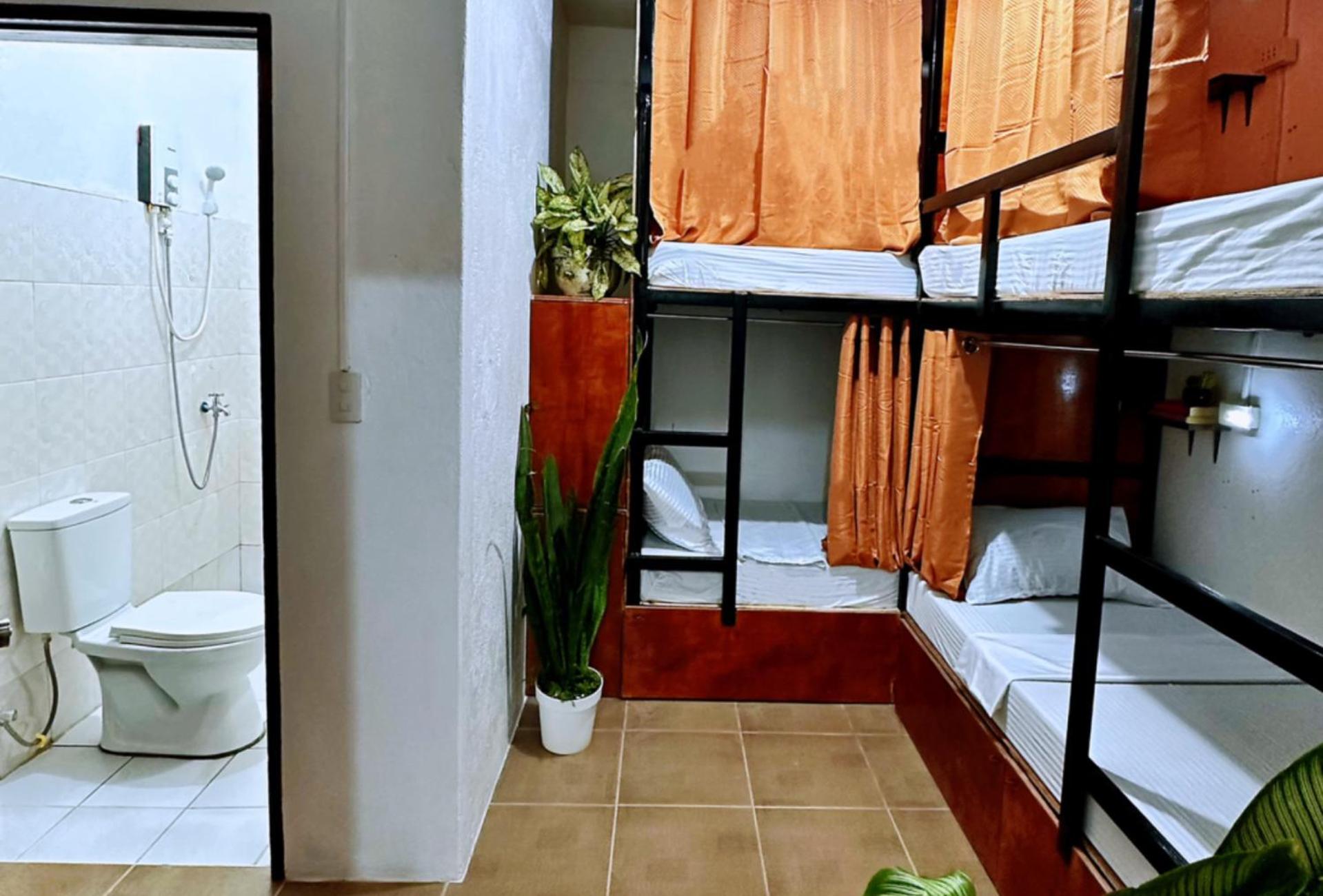 Bed in 4-Bed Mixed Dormitory Room photo 3