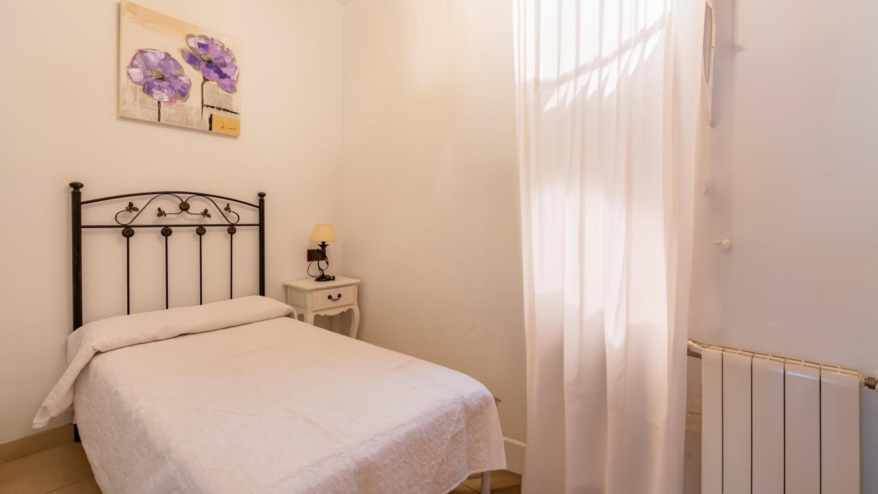 Double Room - Photo 9
