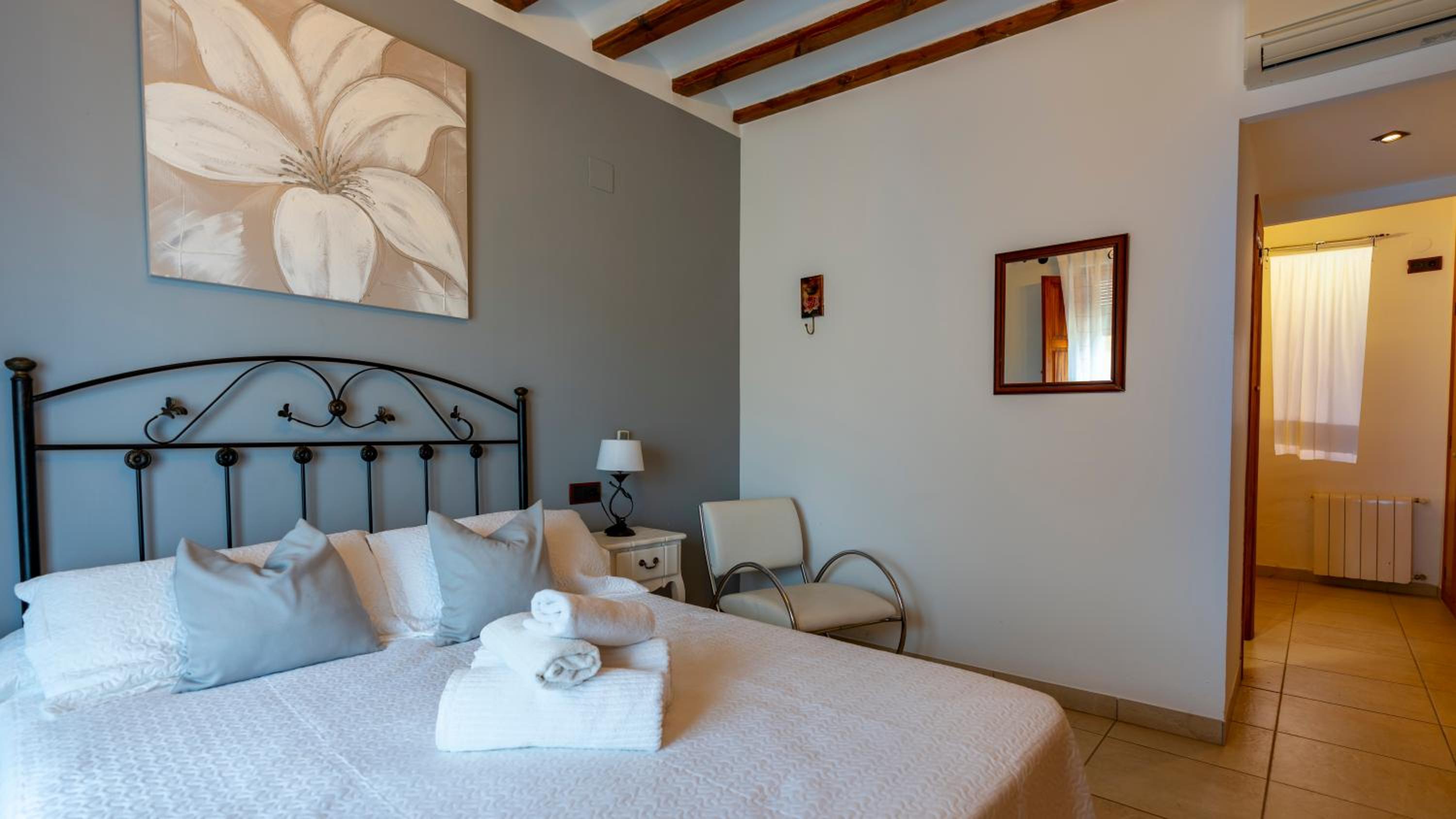 Double Room - Photo 5
