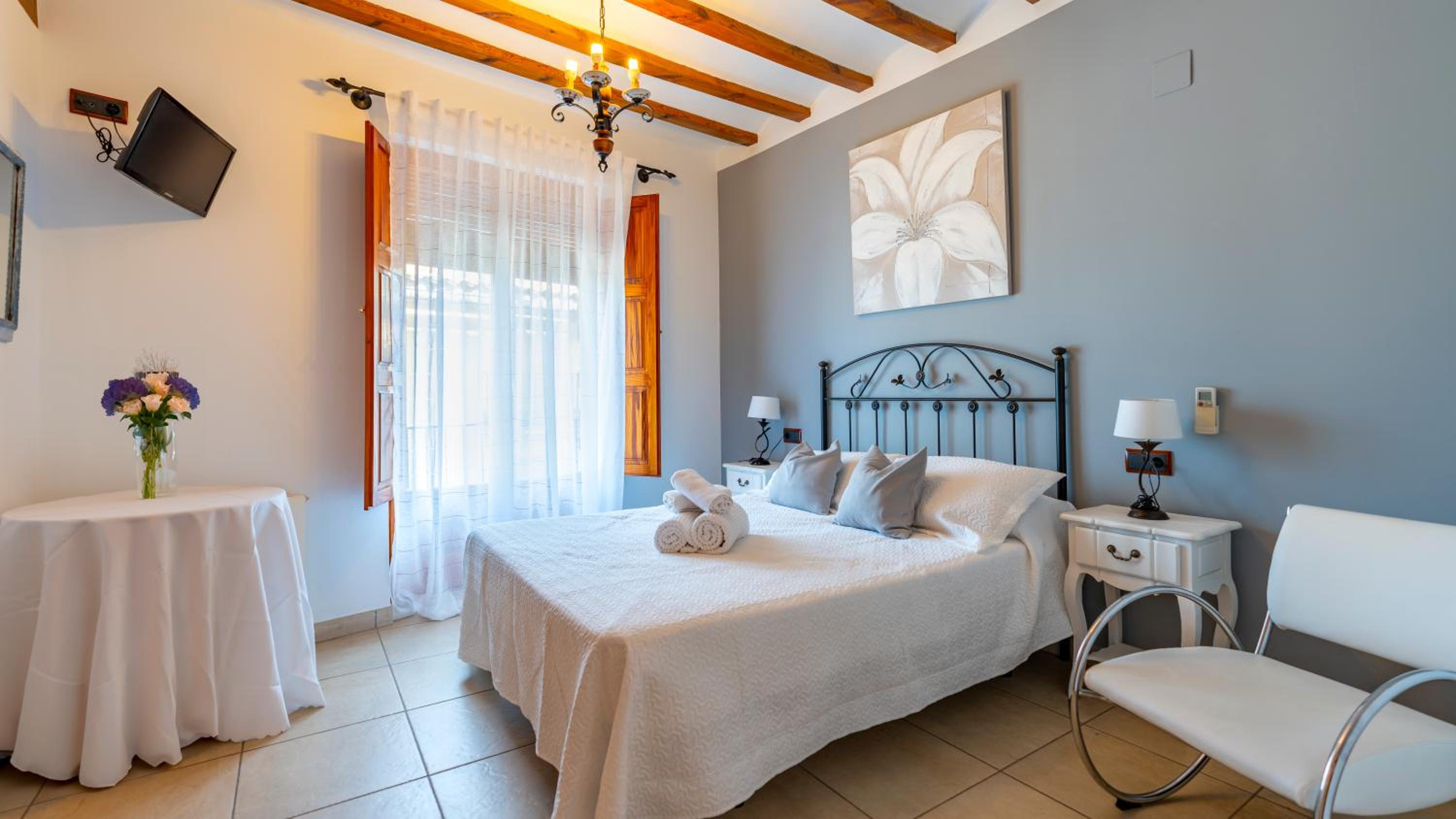 Double Room - Photo 7