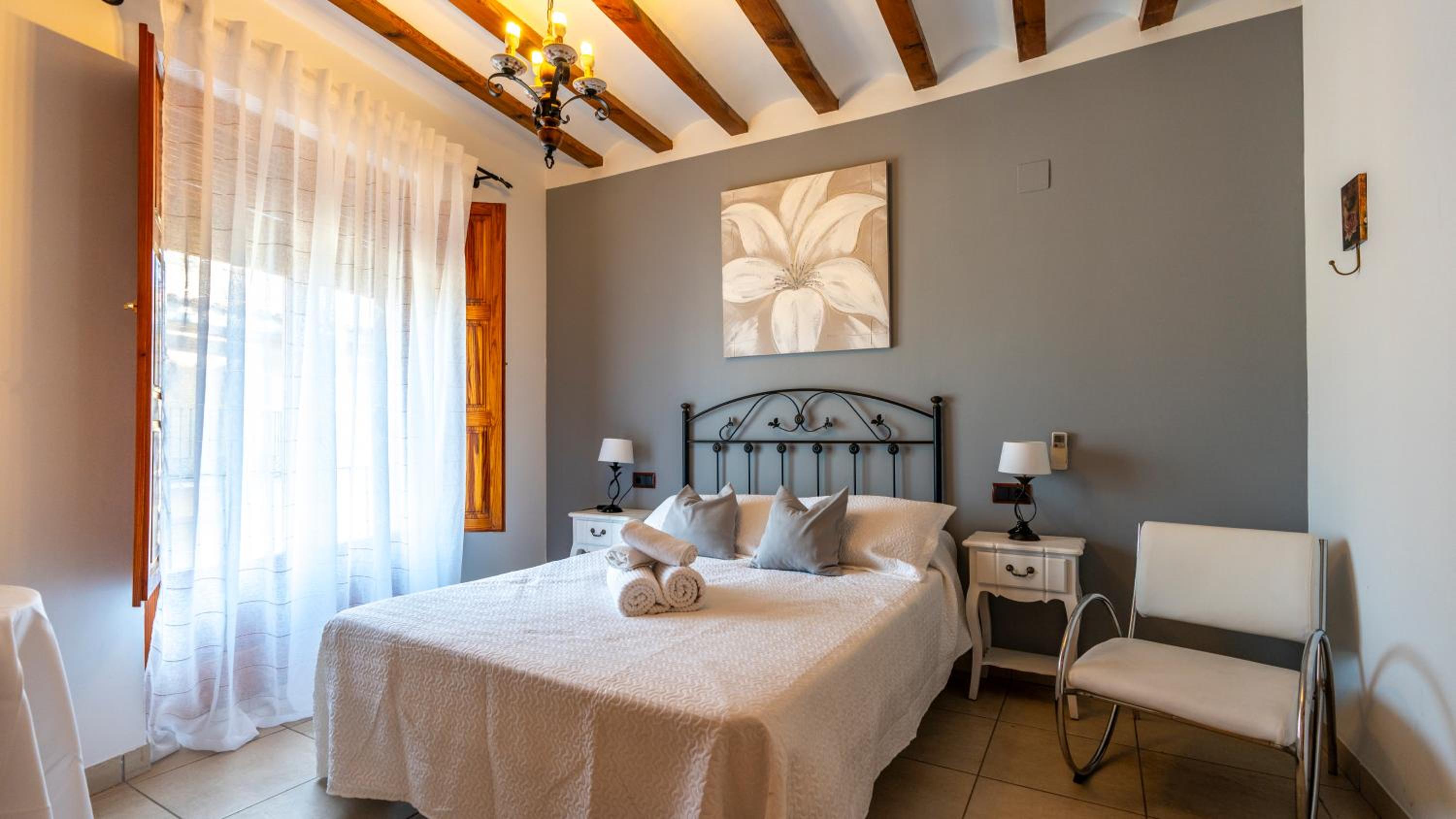 Double Room - Photo 10