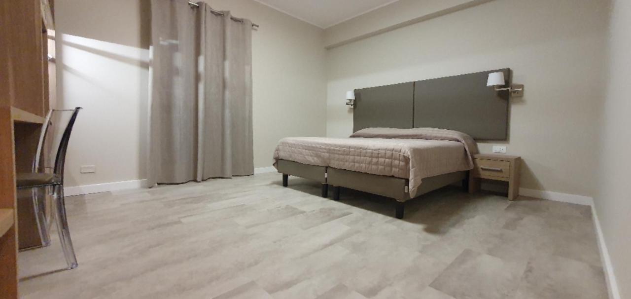 Deluxe Double or Twin Room with Balcony - Photo 1
