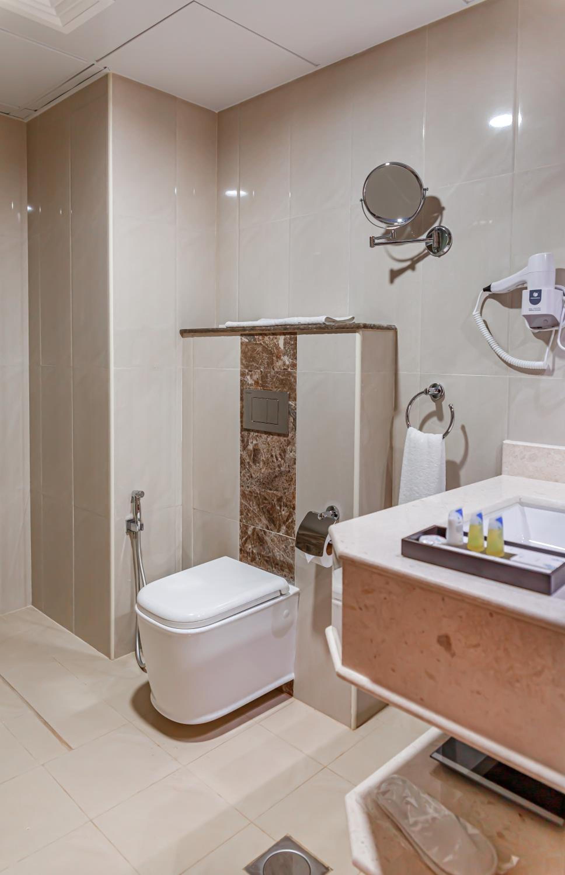 Deluxe Room - Photo 16