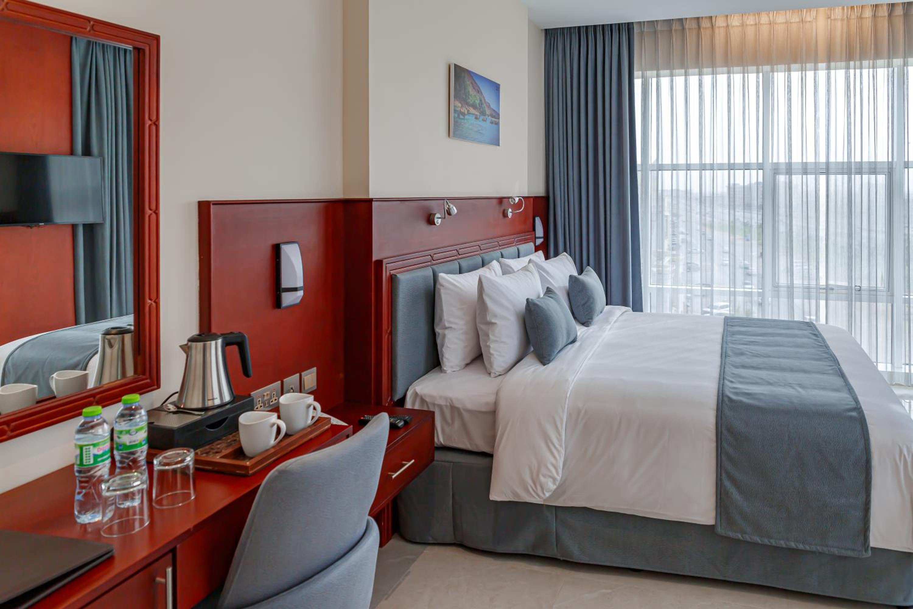 Deluxe Room - Photo 11