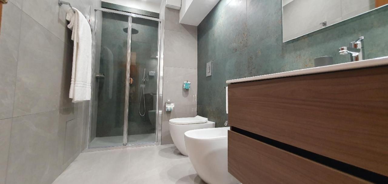 Deluxe Double or Twin Room with Balcony - Photo 4