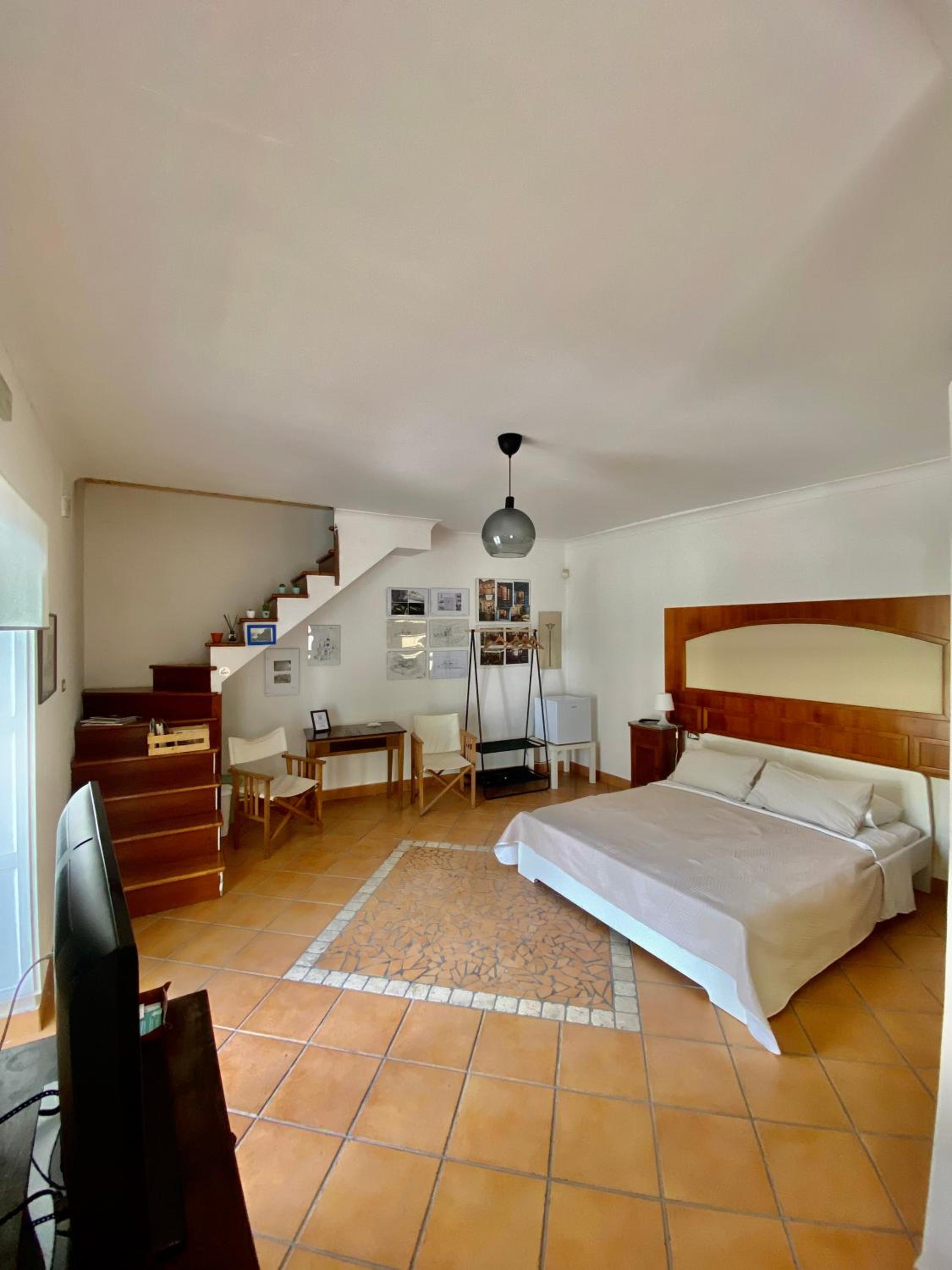 Large Double Room photo 1