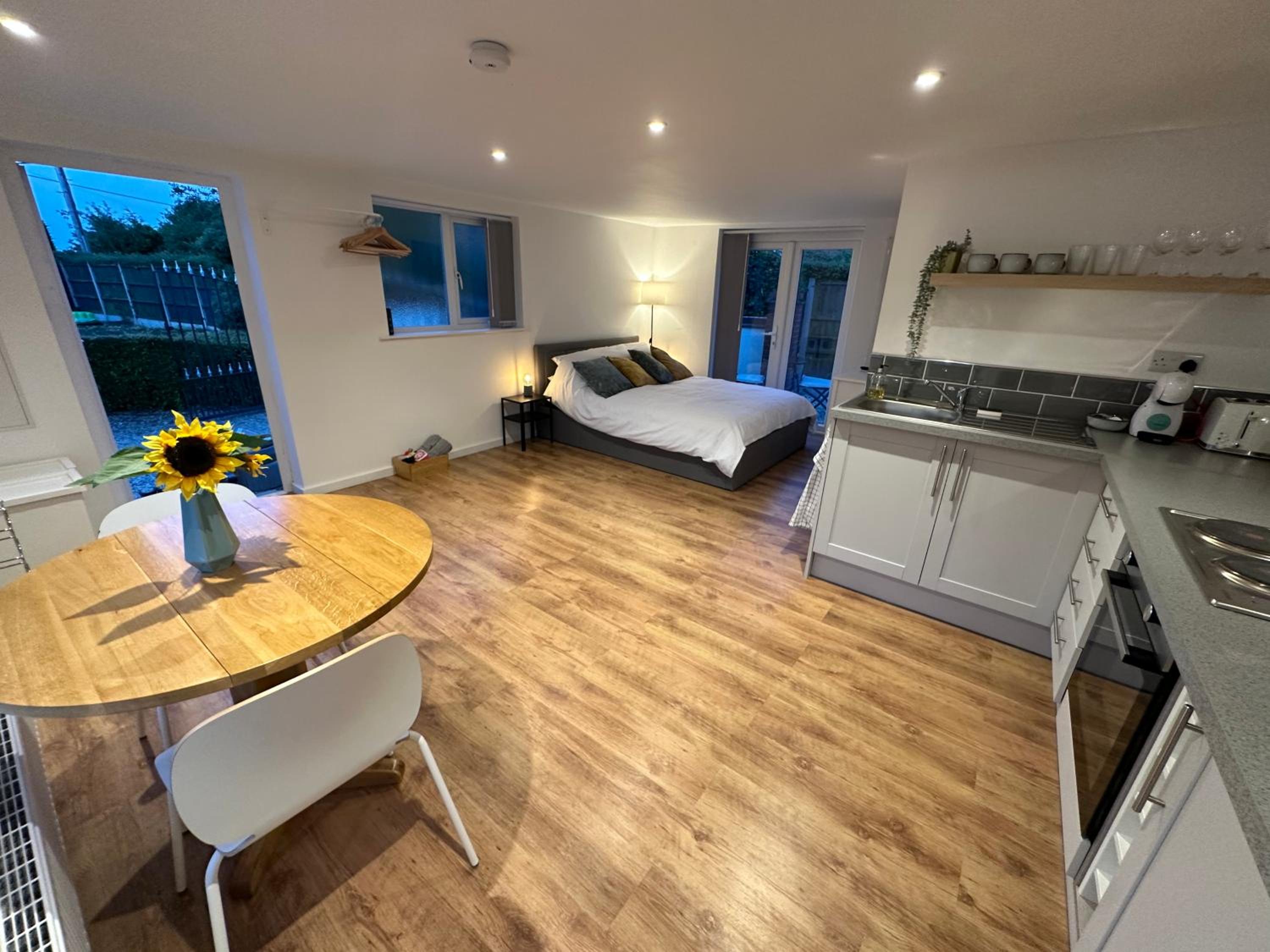 One-Bedroom House photo 1