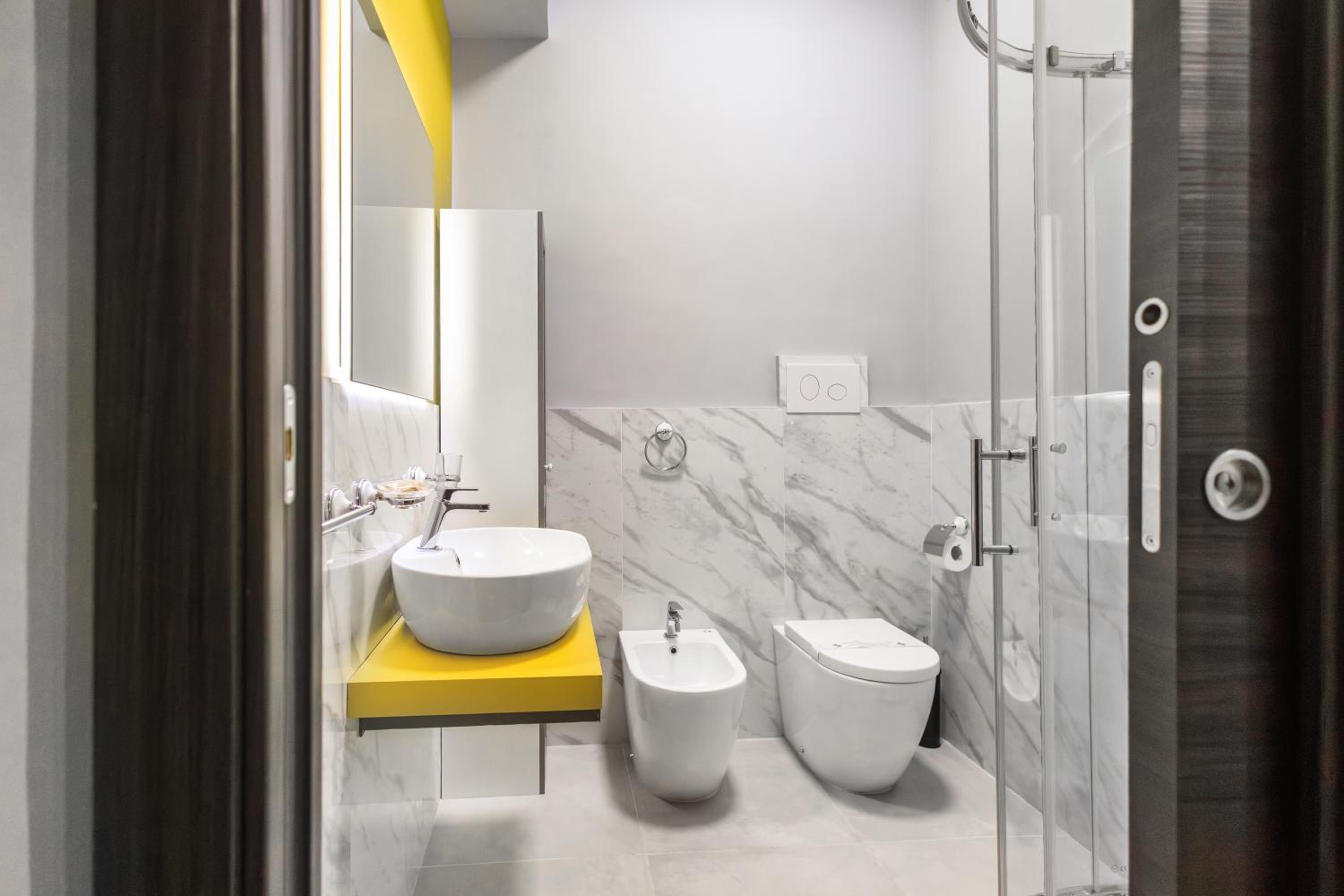 Double Room with Private Bathroom - Photo 7