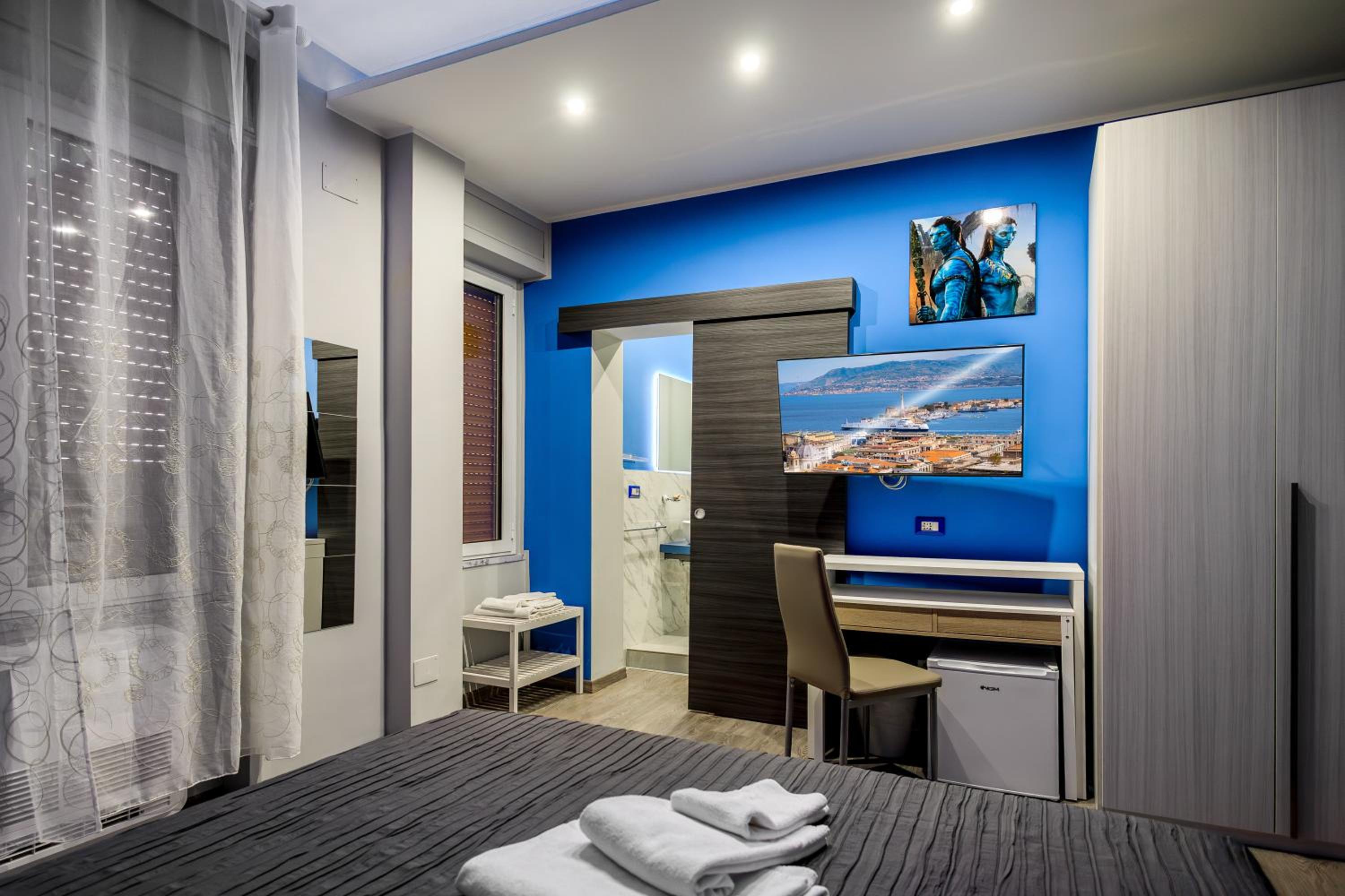 Double Room with Private Bathroom - Photo 18