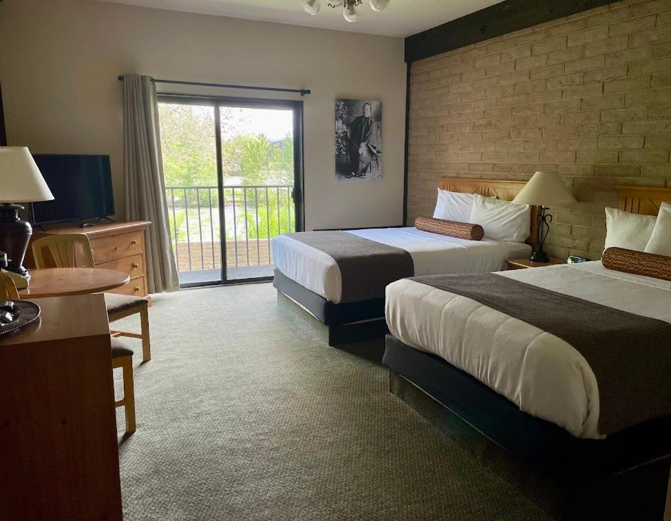 Queen Room with Two Queen Beds with River View
