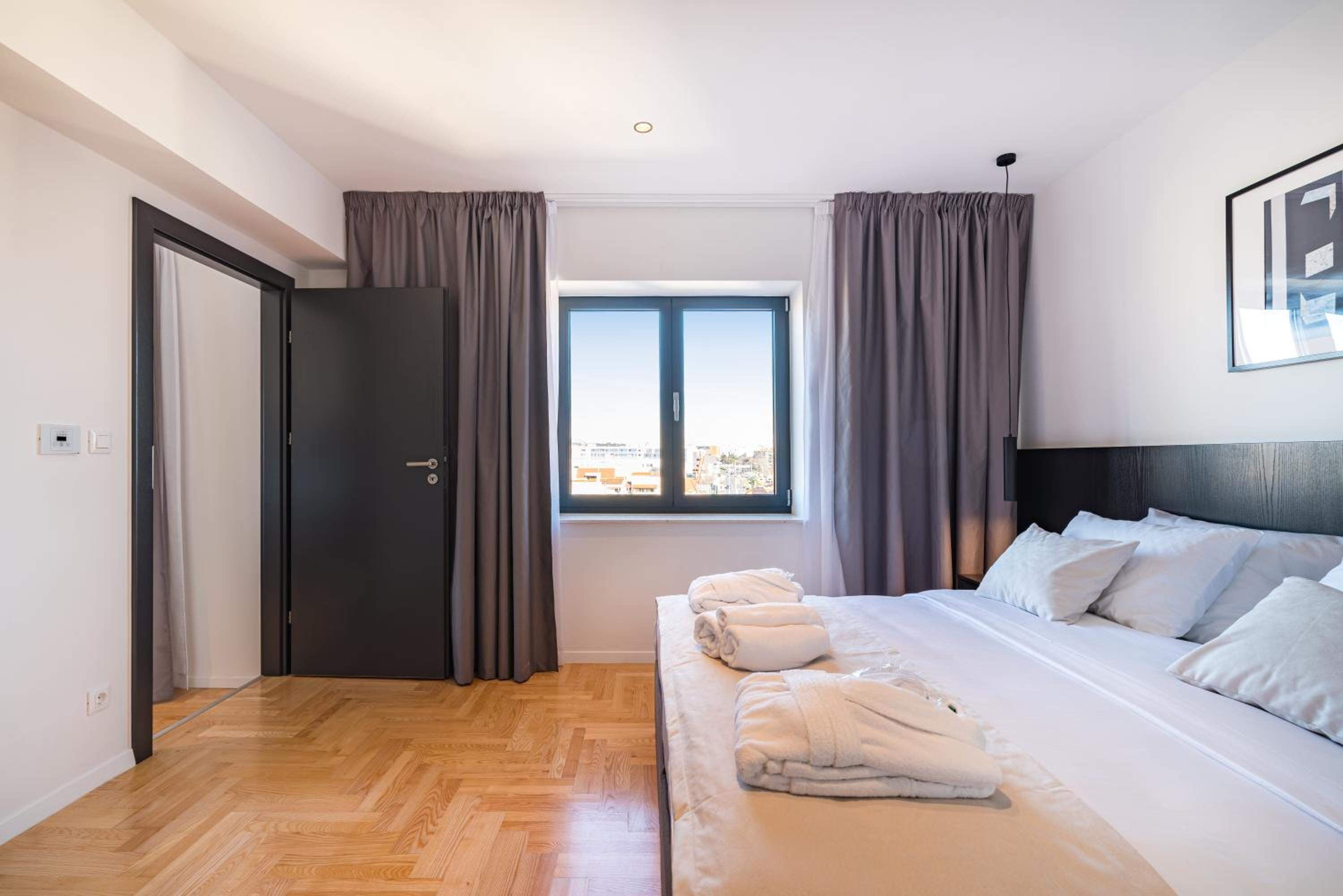 Suite with Balcony - Photo 12