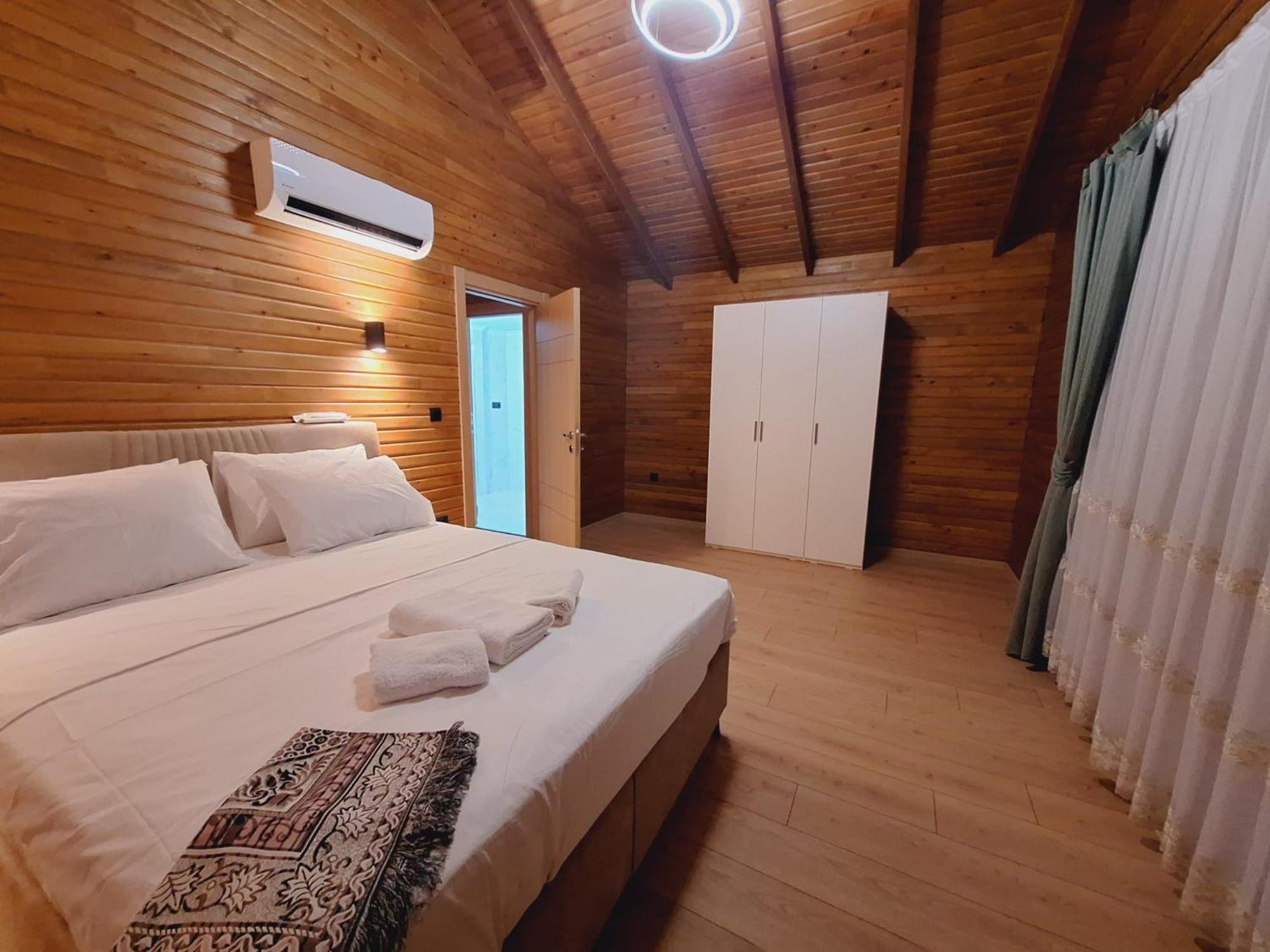 Three-Bedroom Villa photo 1