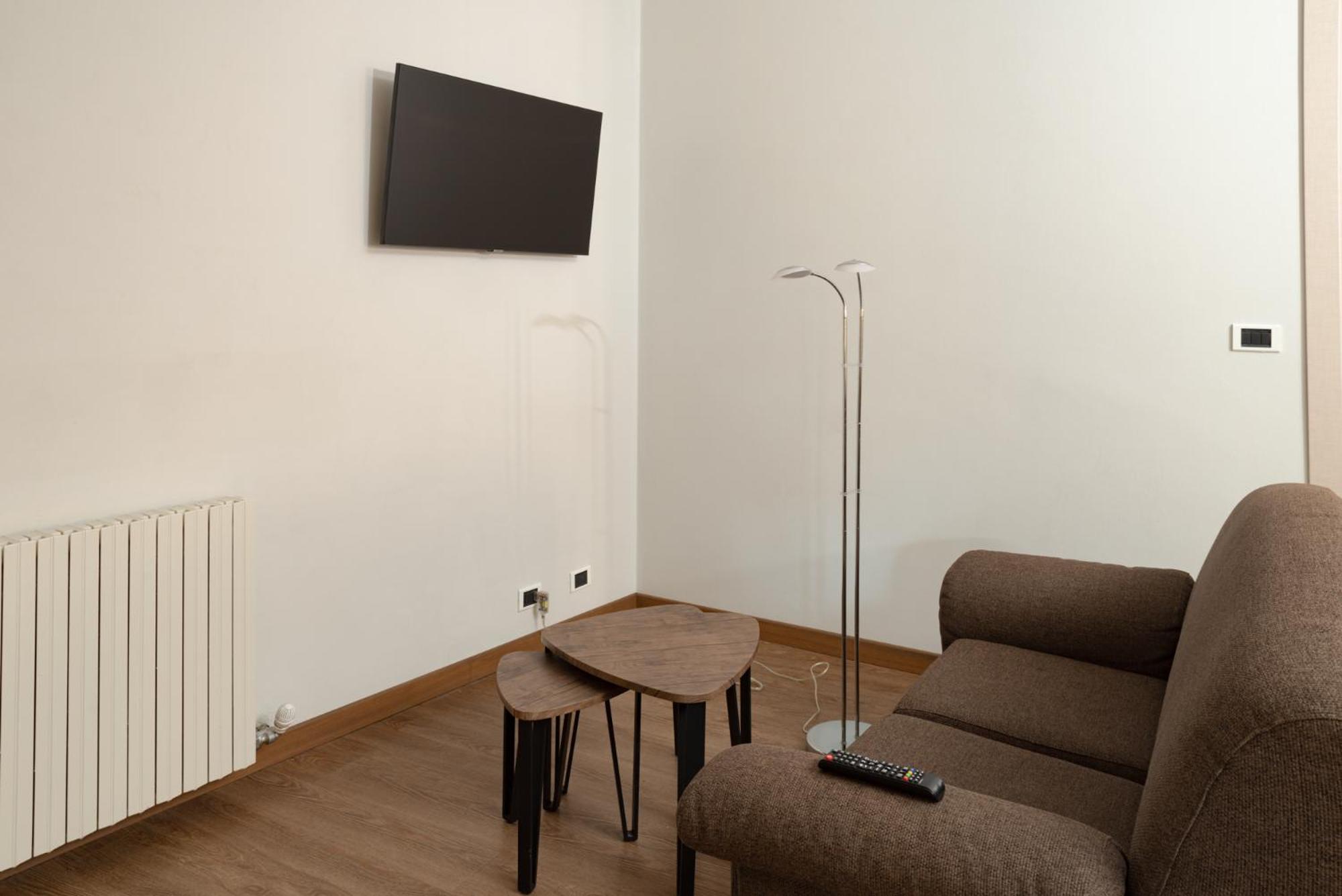 Two-Bedroom Apartment - Annex photo 1