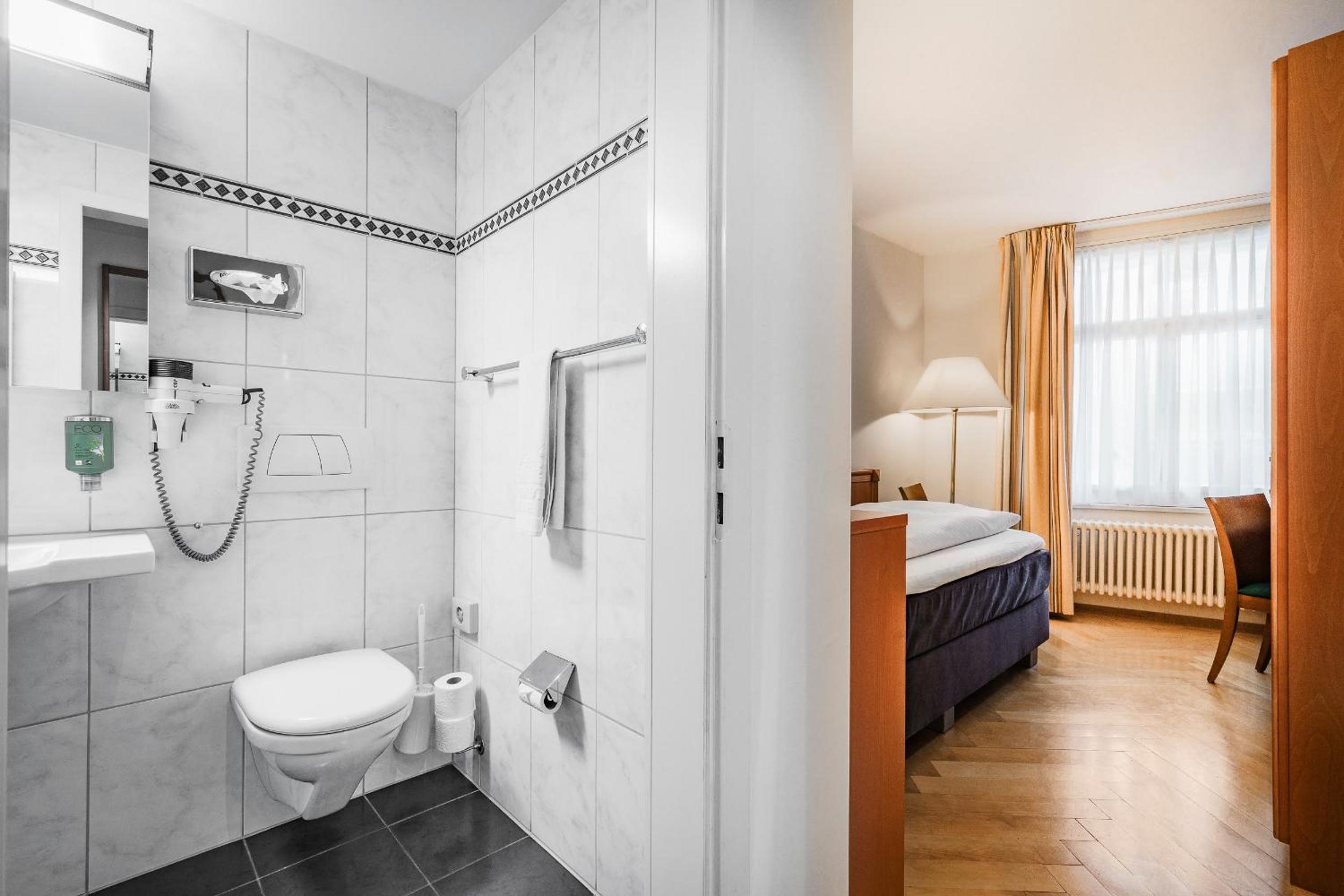 Budget Single Room photo 3