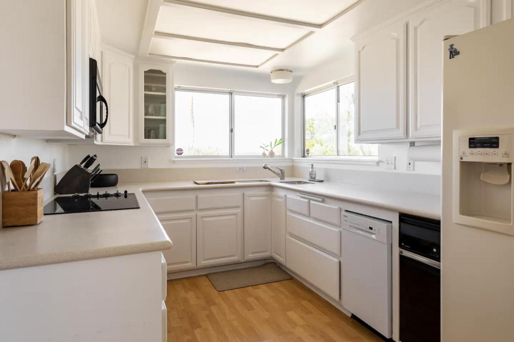 Three-Bedroom House - Photo 104