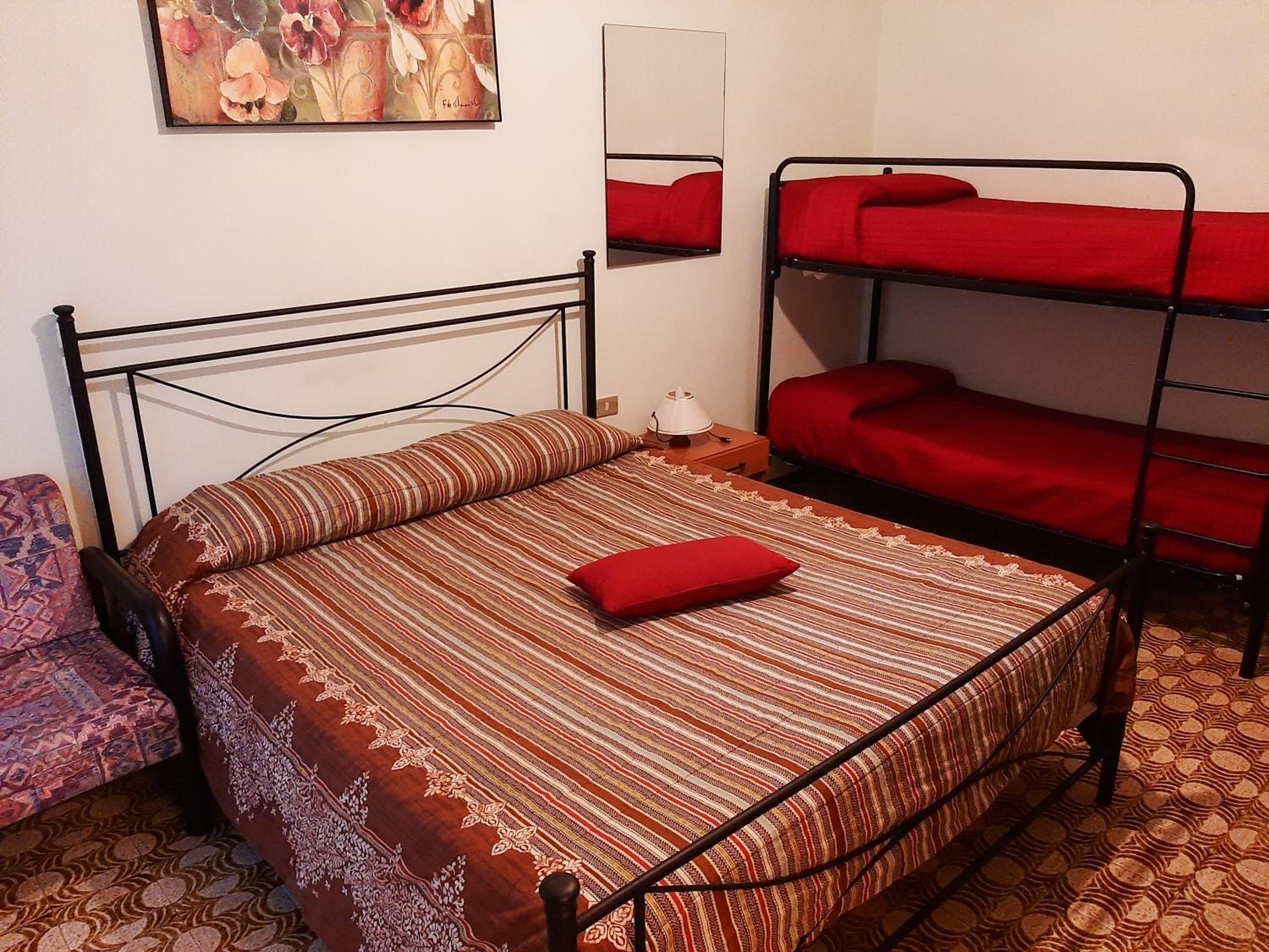 Double or Twin Room - Photo 4