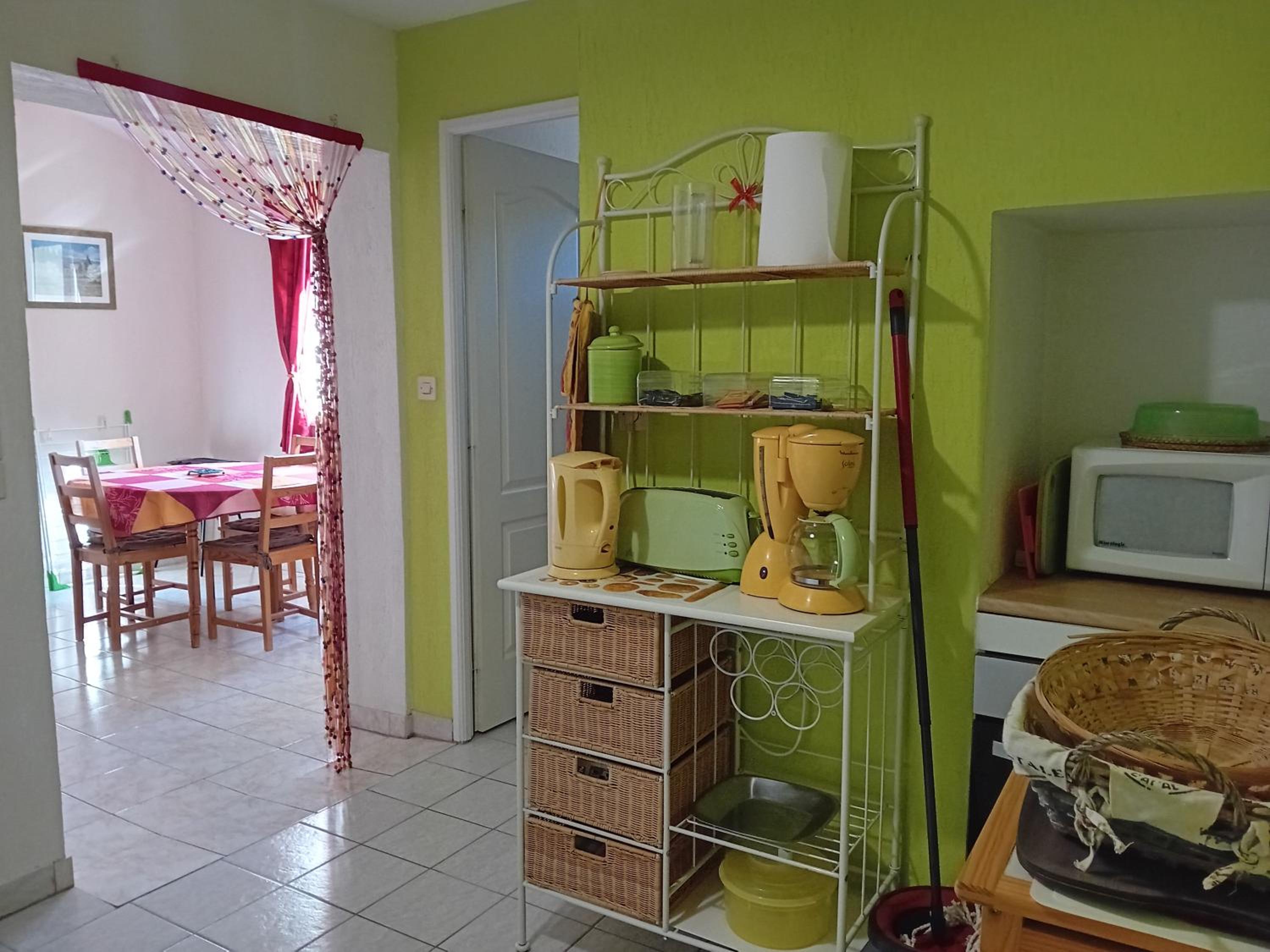 One-Bedroom House - Photo 12