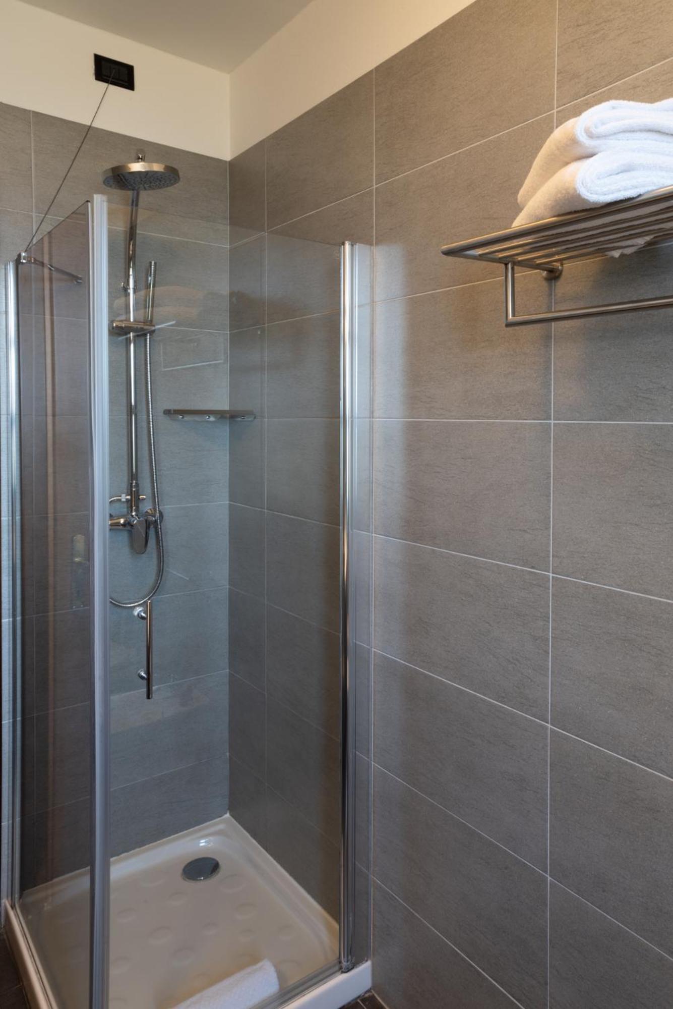 Double or Twin Room with Balcony photo 3