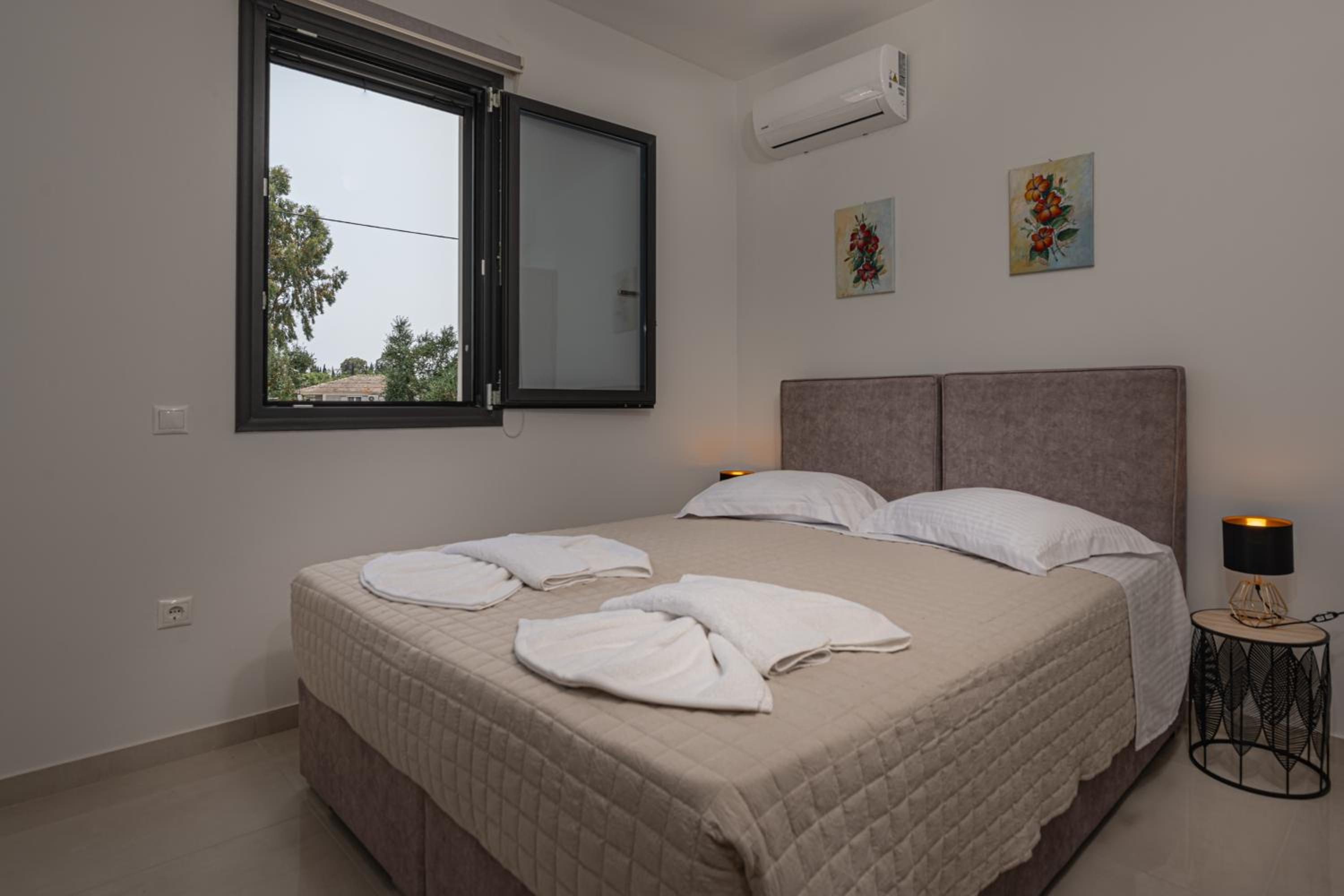 Three-Bedroom Villa photo 1