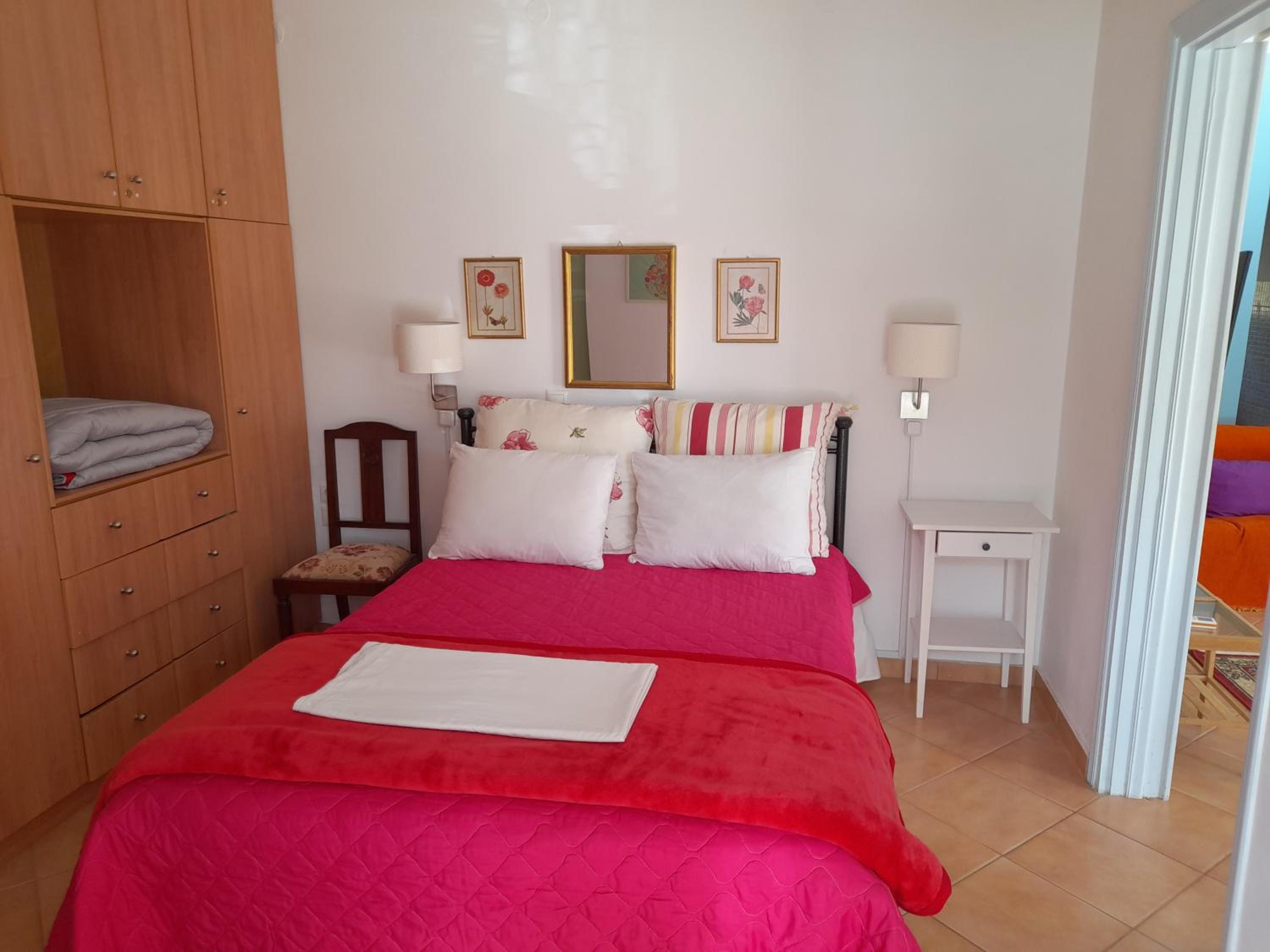 Two-Bedroom Apartment with Sea View (6 Adults)