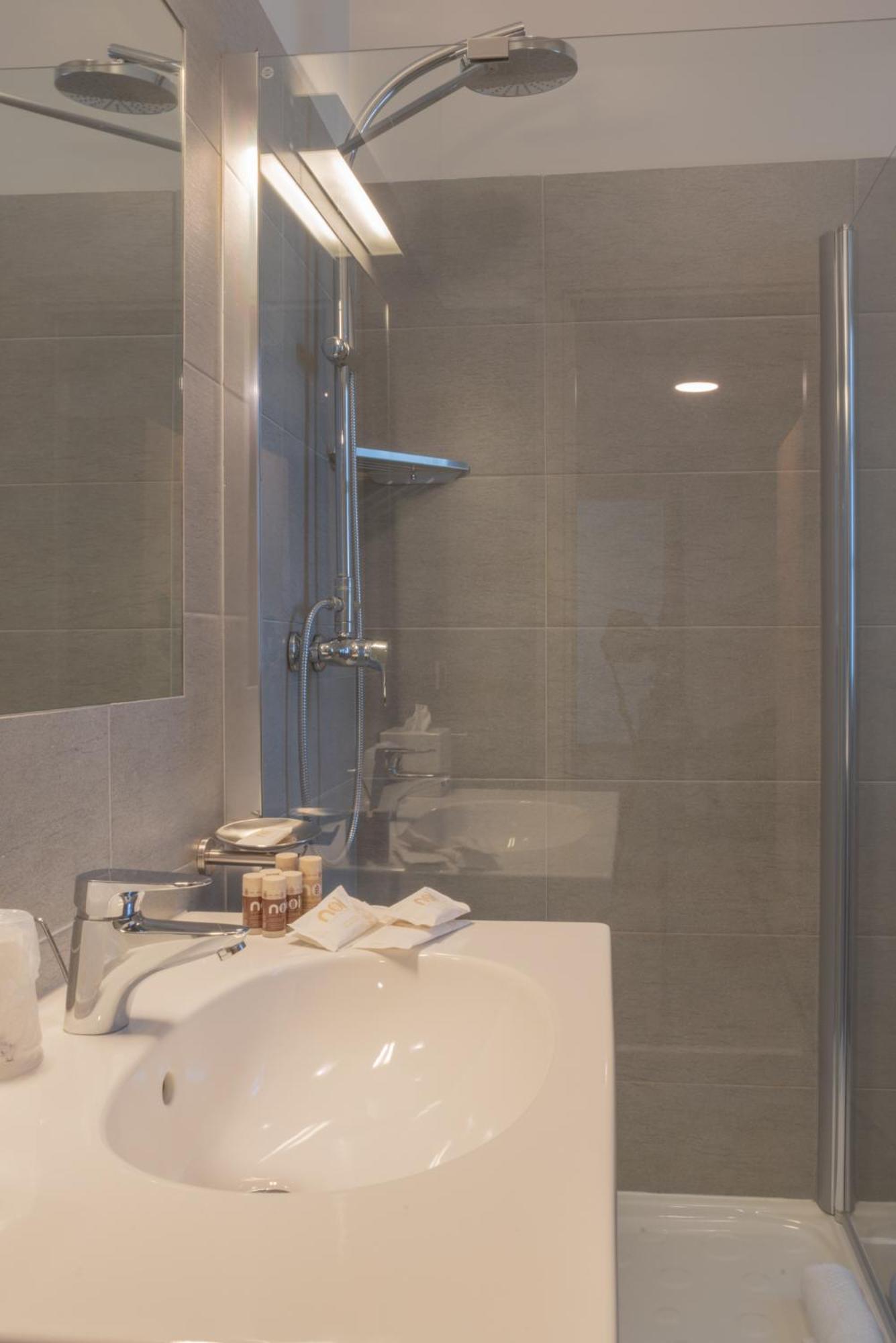 Two-Bedroom Apartment - Annex photo 2