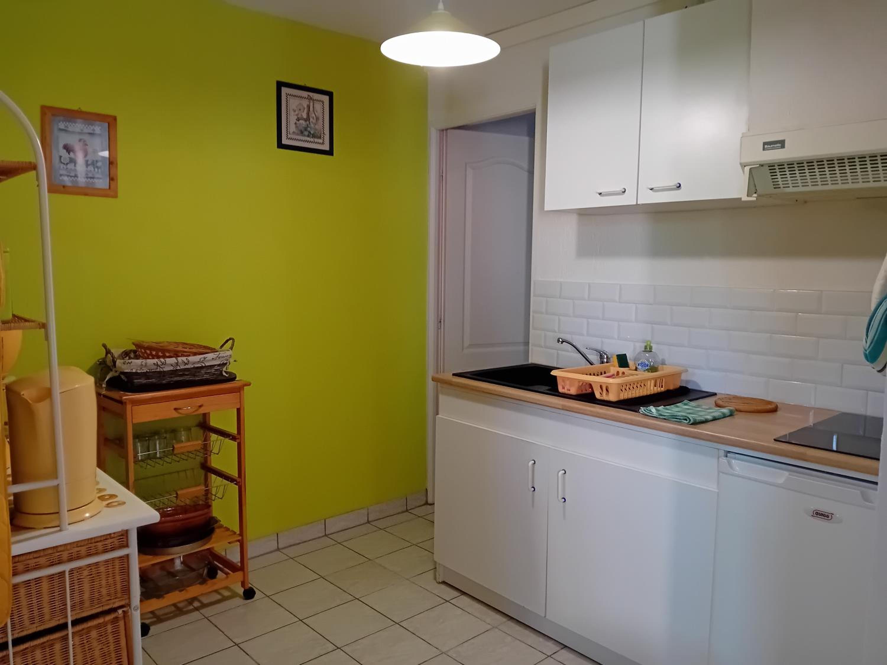 One-Bedroom House - Photo 16