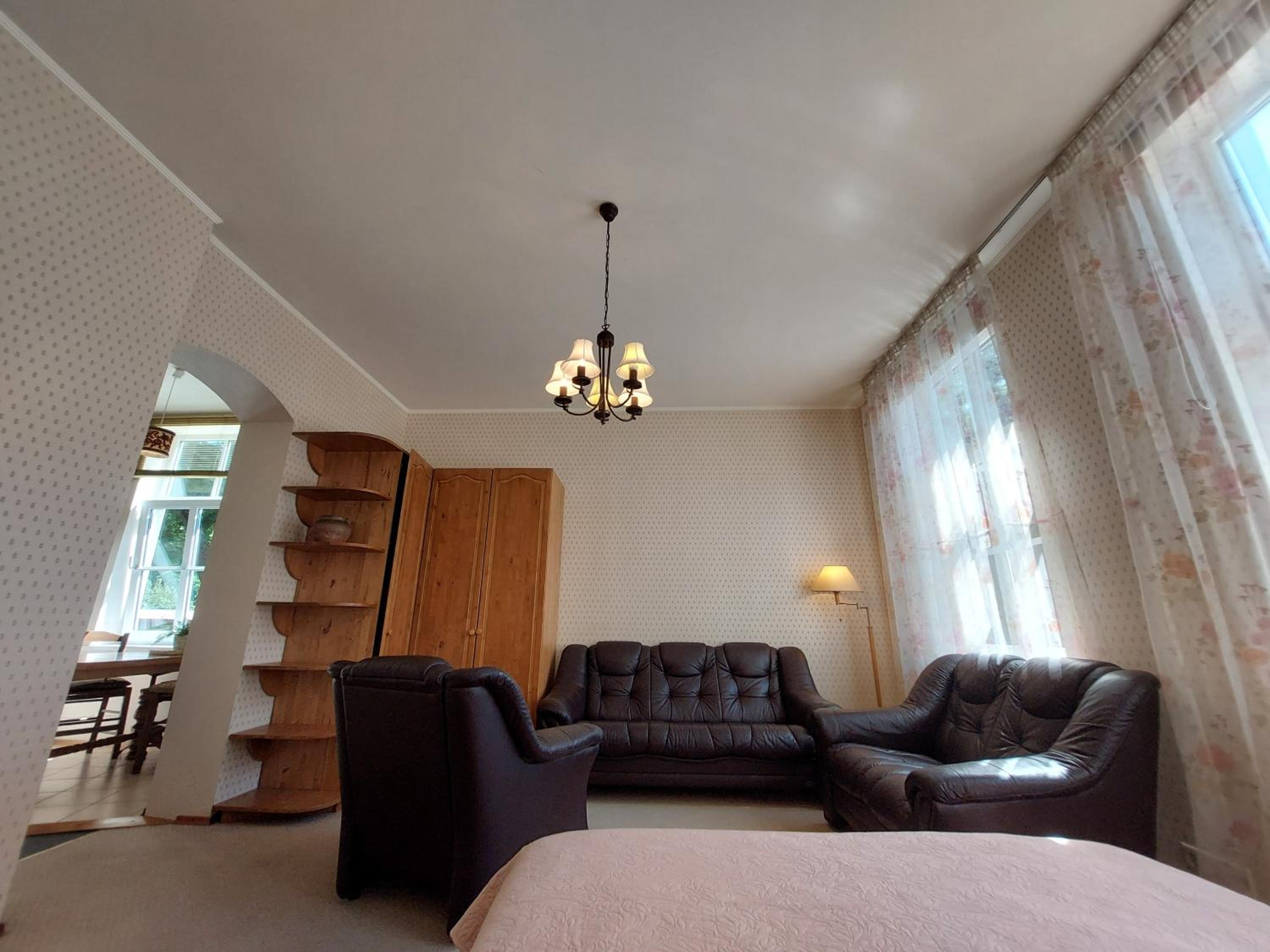 One-Bedroom Apartment photo 2