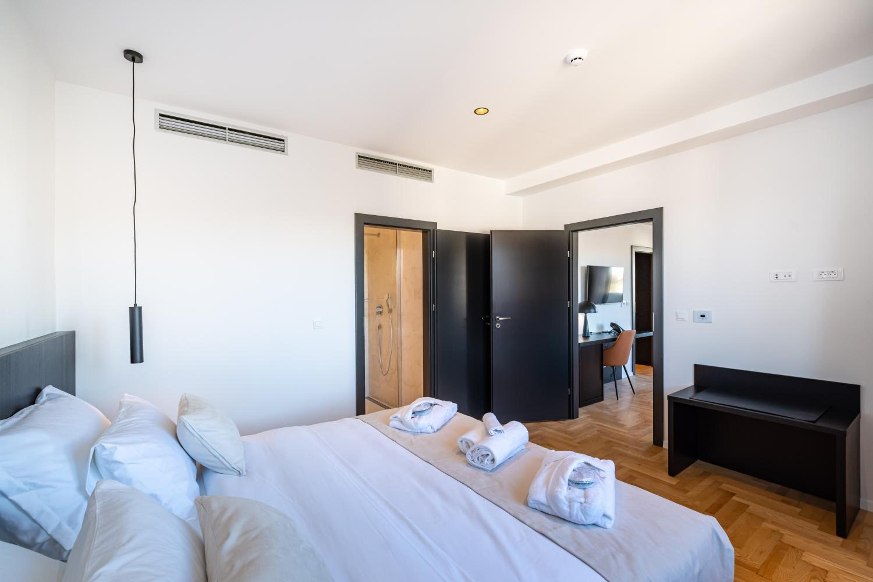 Suite with Terrace - Photo 7