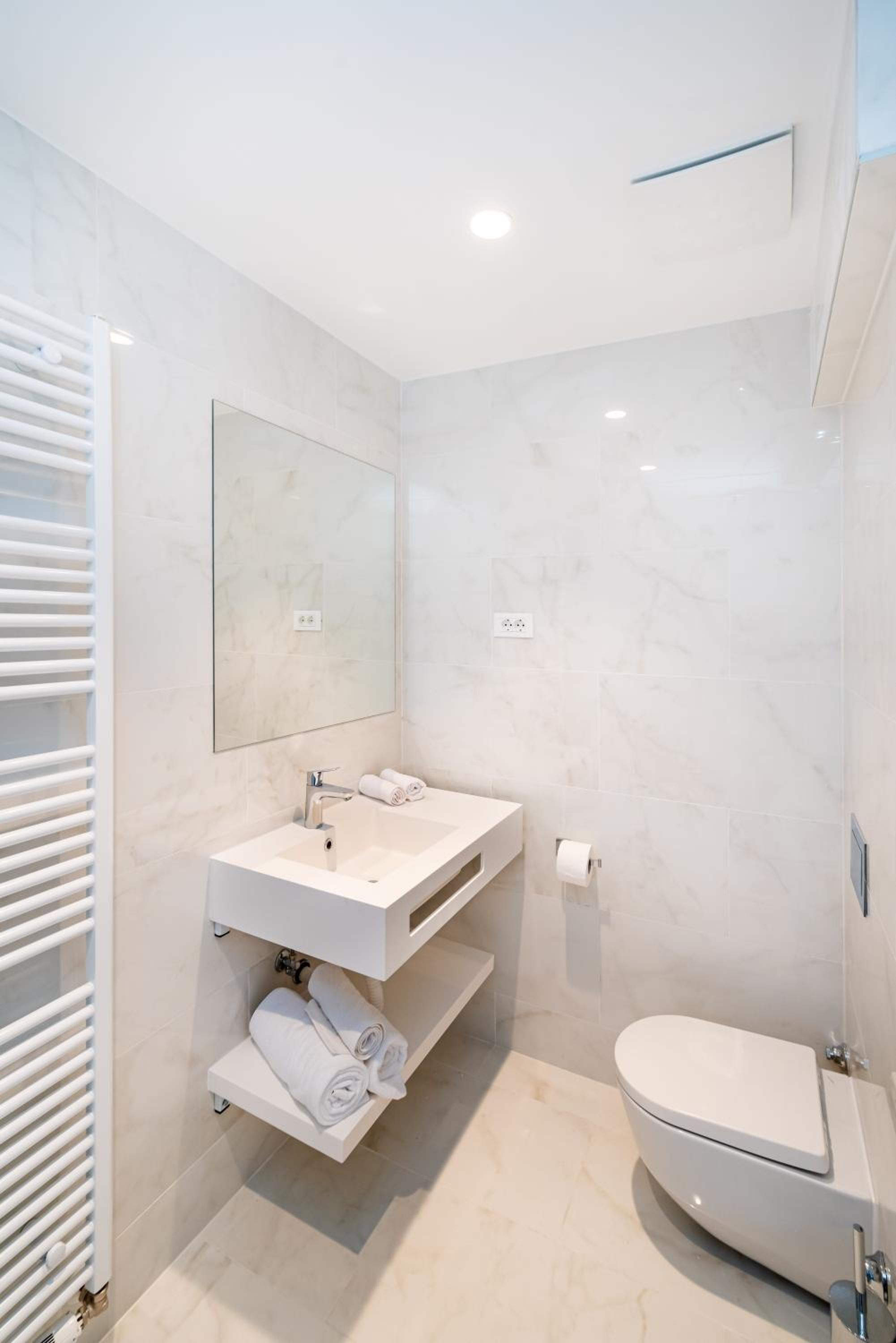 Suite with Terrace - Photo 17