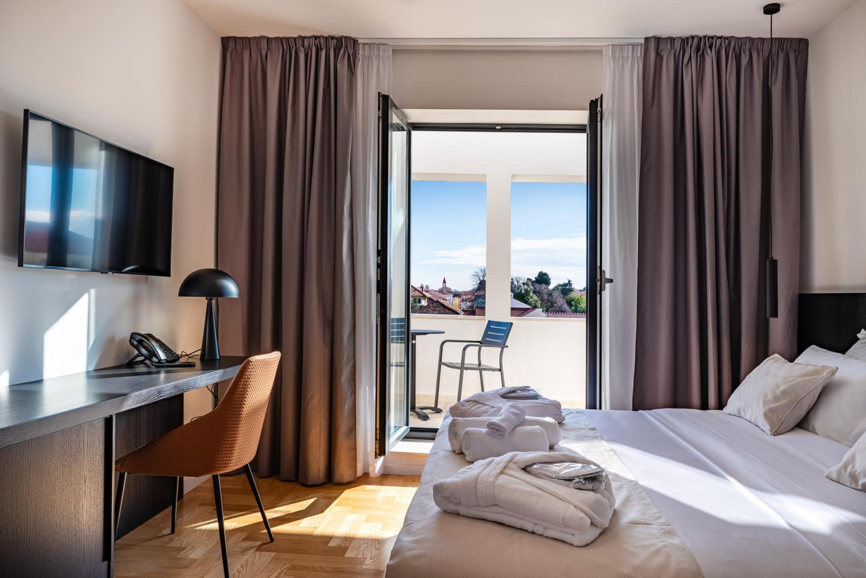 Superior Double Room - Photo 3