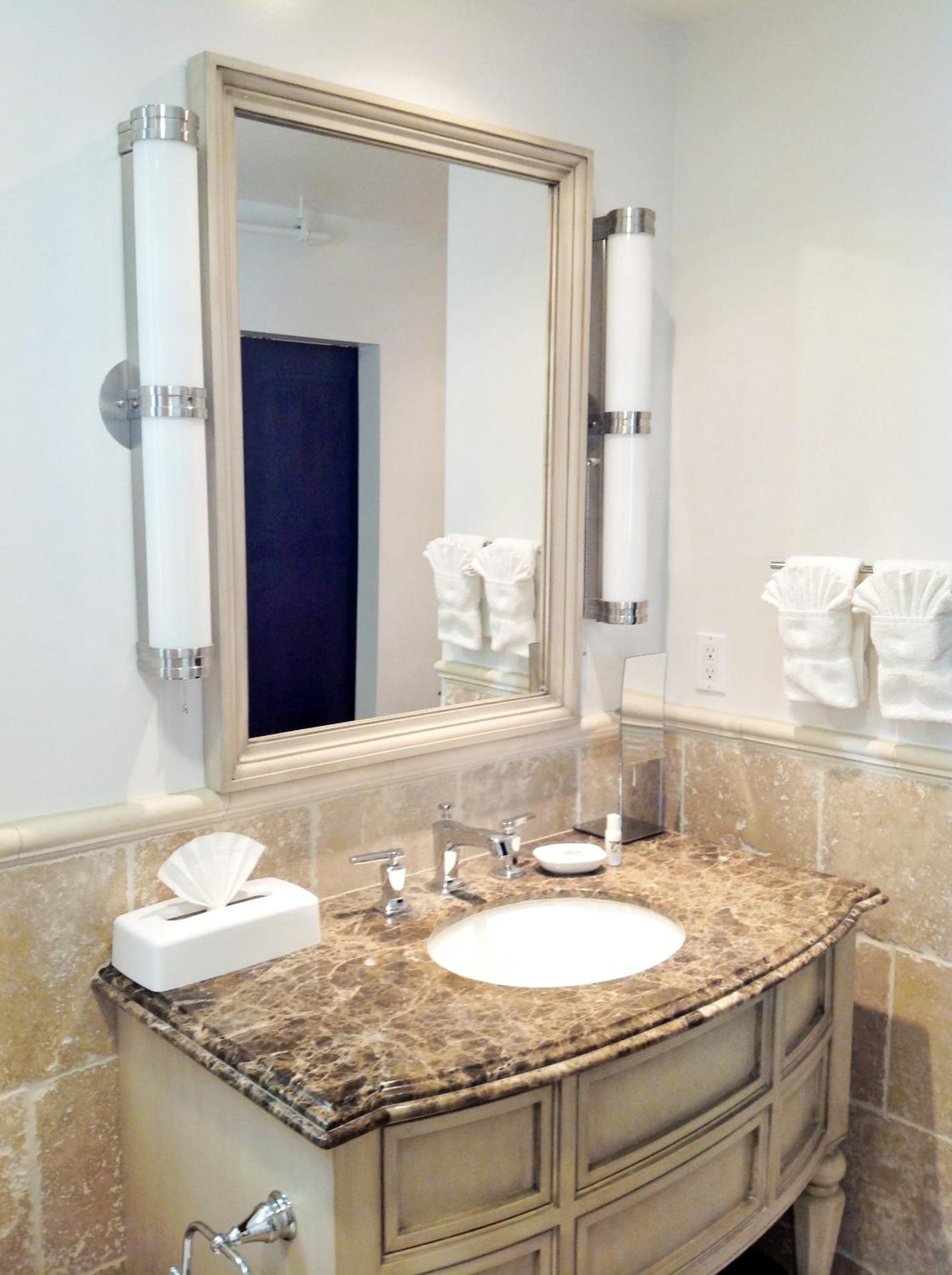Standard King Room photo 2
