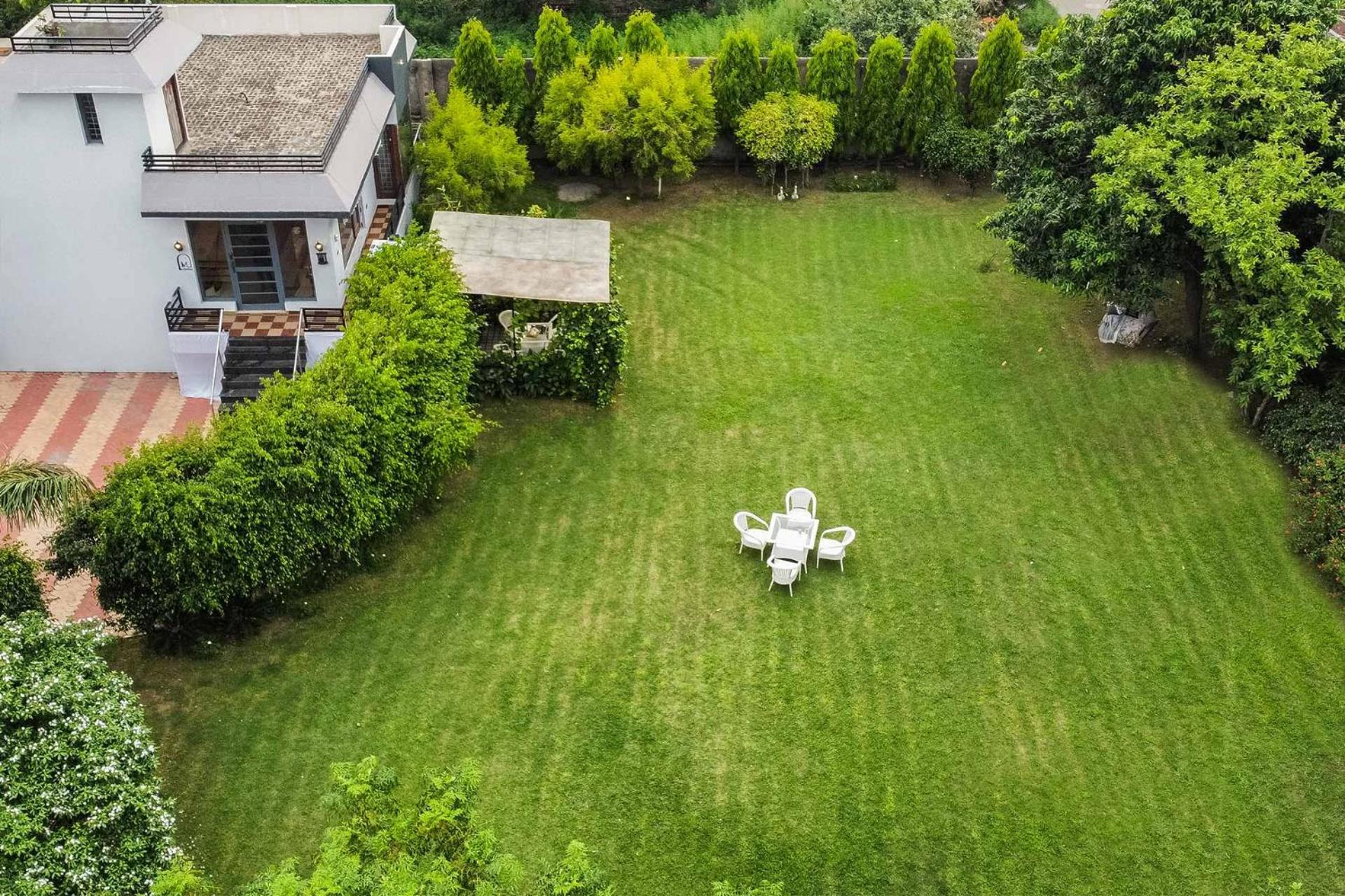 Villa photo 2