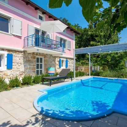 Villa photo 2