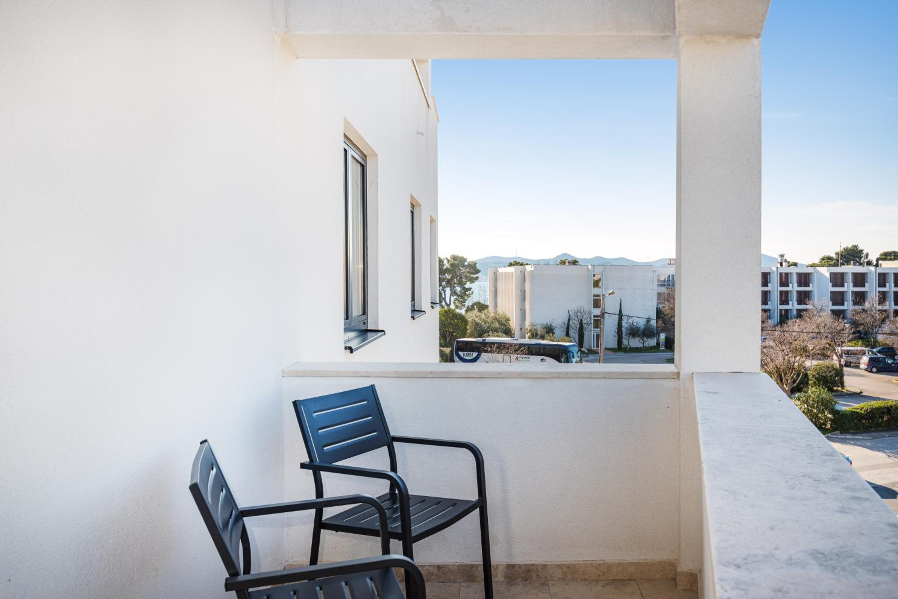 Double Room with Balcony - Photo 16