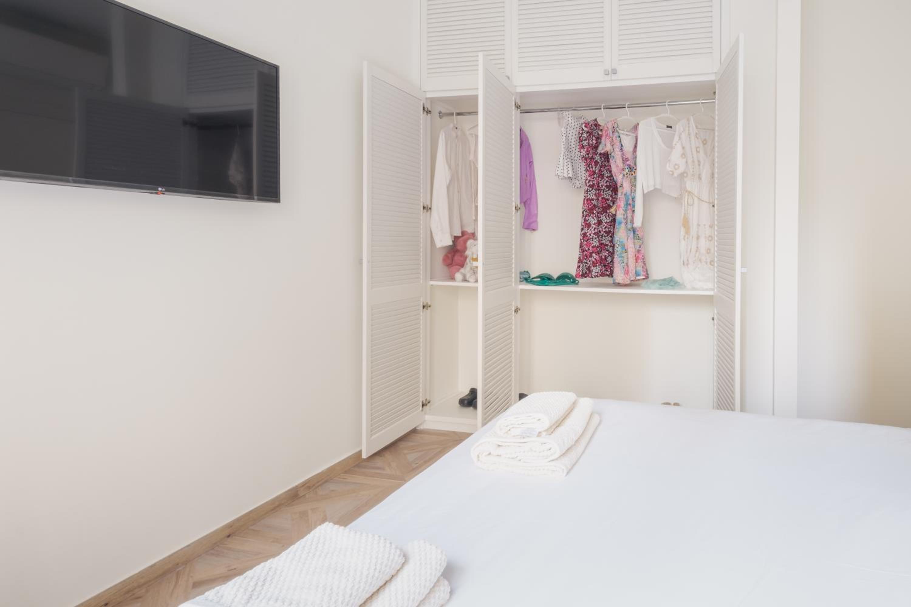 Double or Twin Room with Extra Bed photo 2